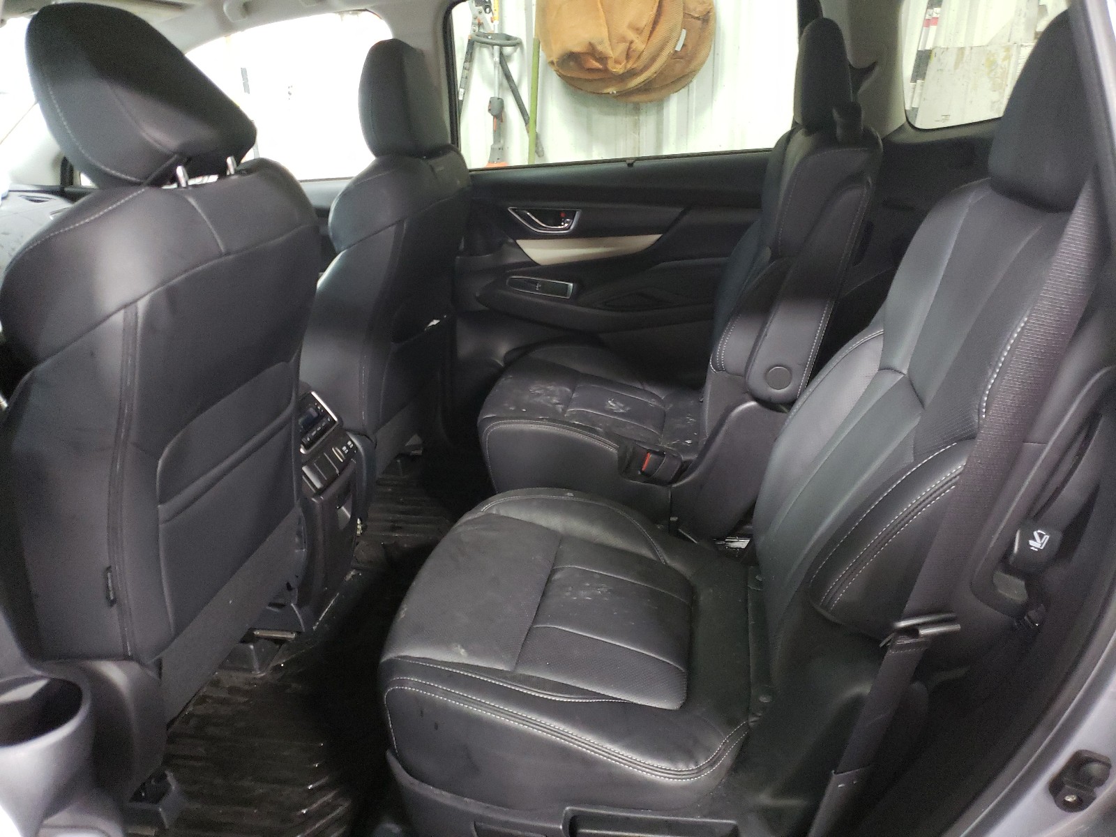 2019 Subaru Ascent Limited Silver vin: 4S4WMAMD3K3482655