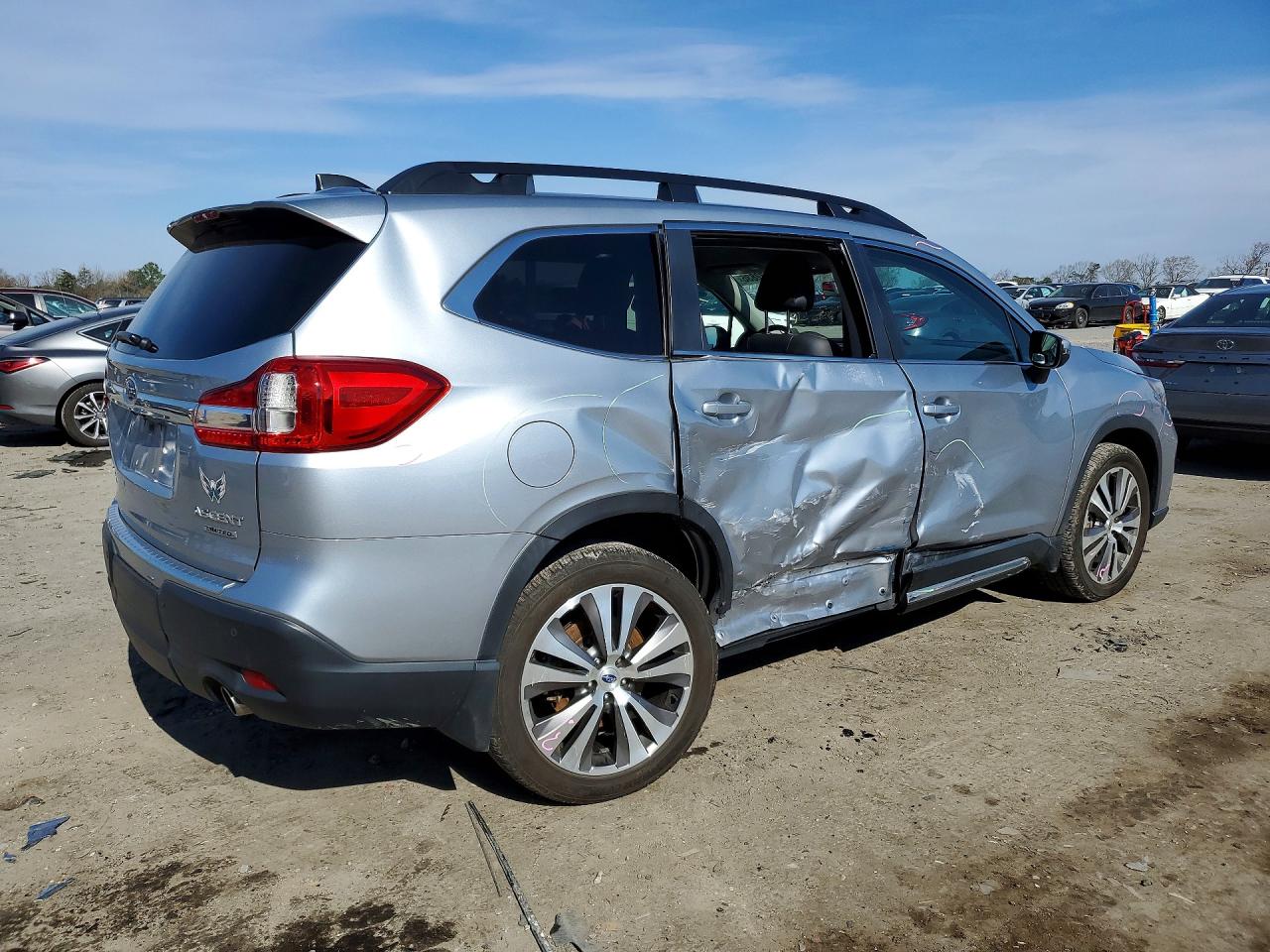 2020 Subaru Ascent Limited Silver vin: 4S4WMAMD9L3480409