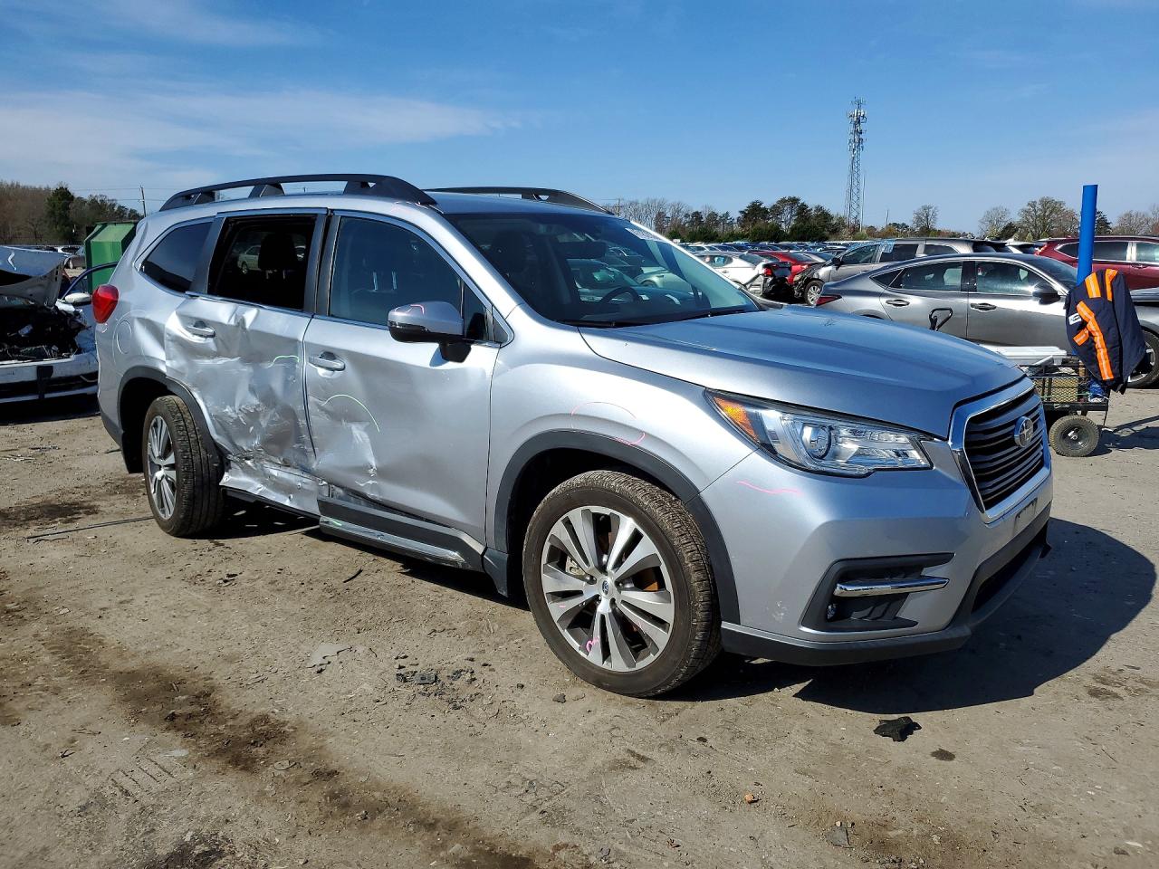 2020 Subaru Ascent Limited Silver vin: 4S4WMAMD9L3480409