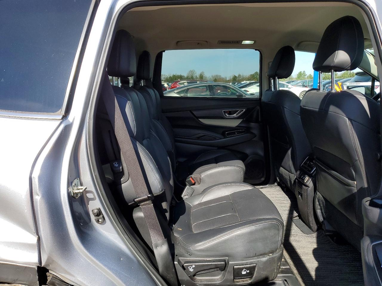 2020 Subaru Ascent Limited Silver vin: 4S4WMAMD9L3480409