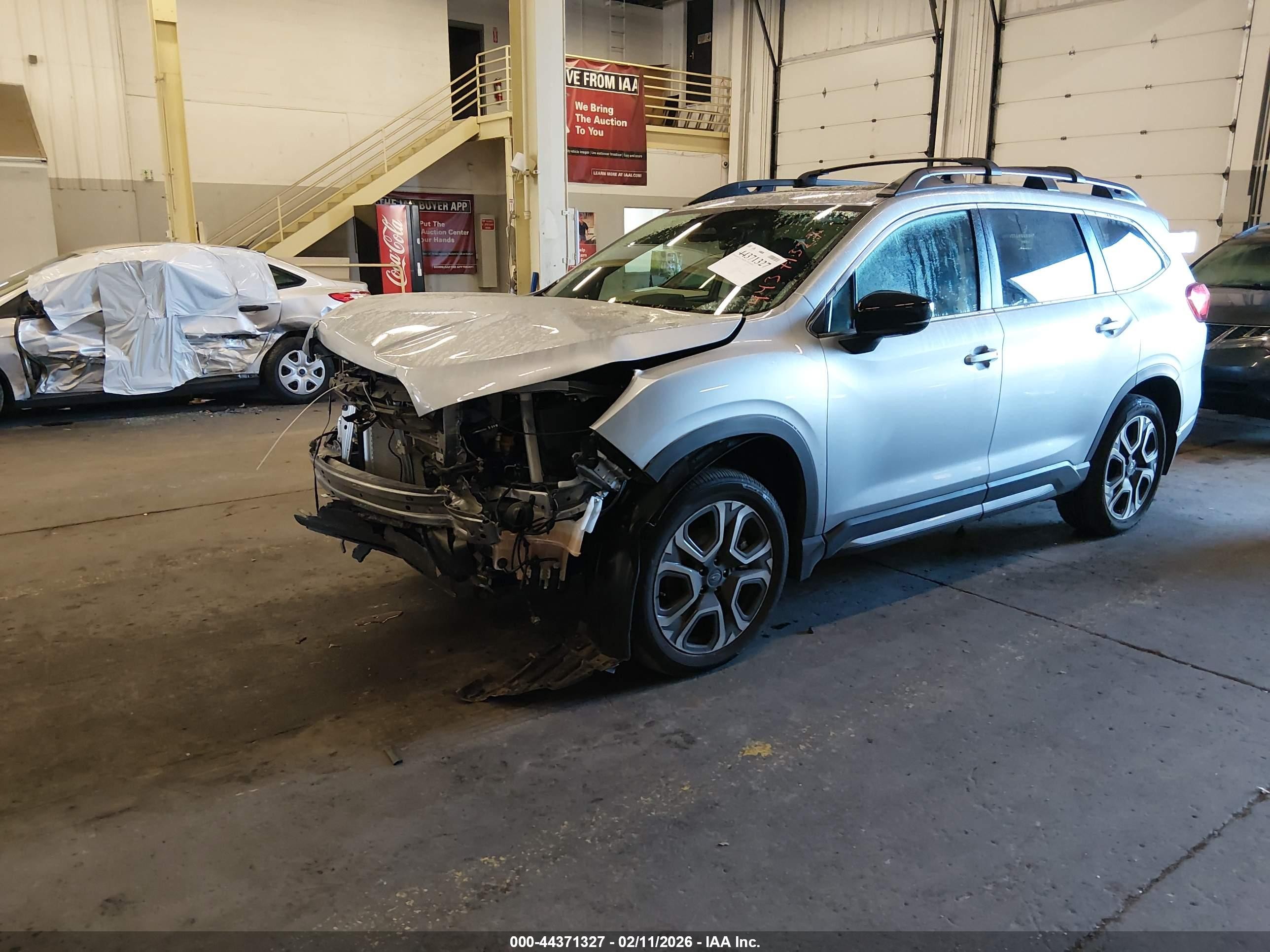 2025 Subaru Ascent Limited 7-passenger Silver vin: 4S4WMAPD5S3430486