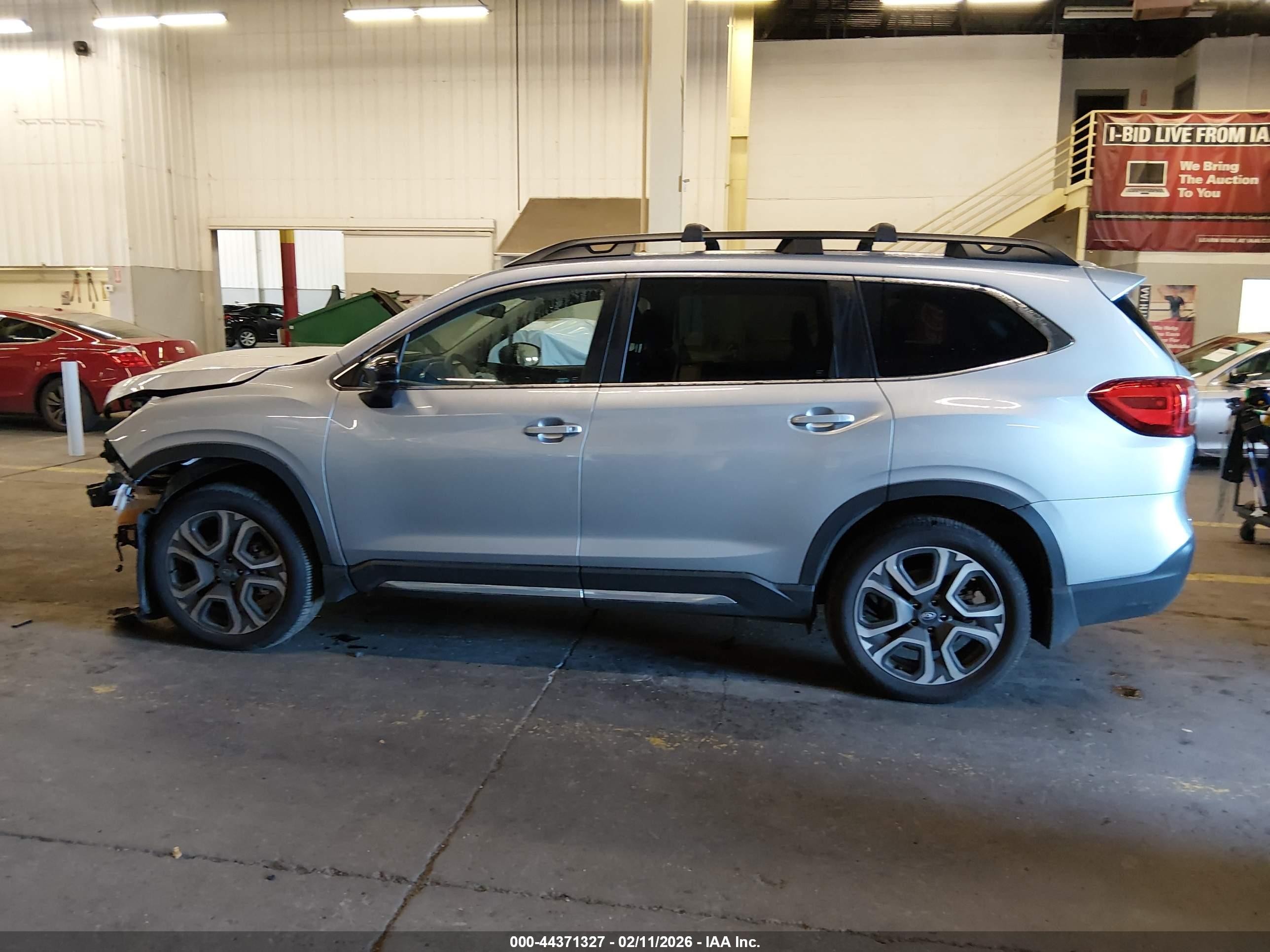 2025 Subaru Ascent Limited 7-passenger Silver vin: 4S4WMAPD5S3430486