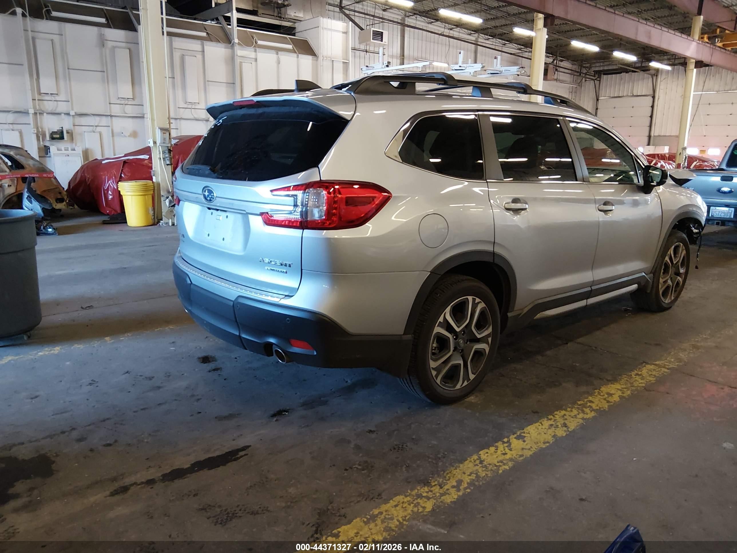 2025 Subaru Ascent Limited 7-passenger Silver vin: 4S4WMAPD5S3430486