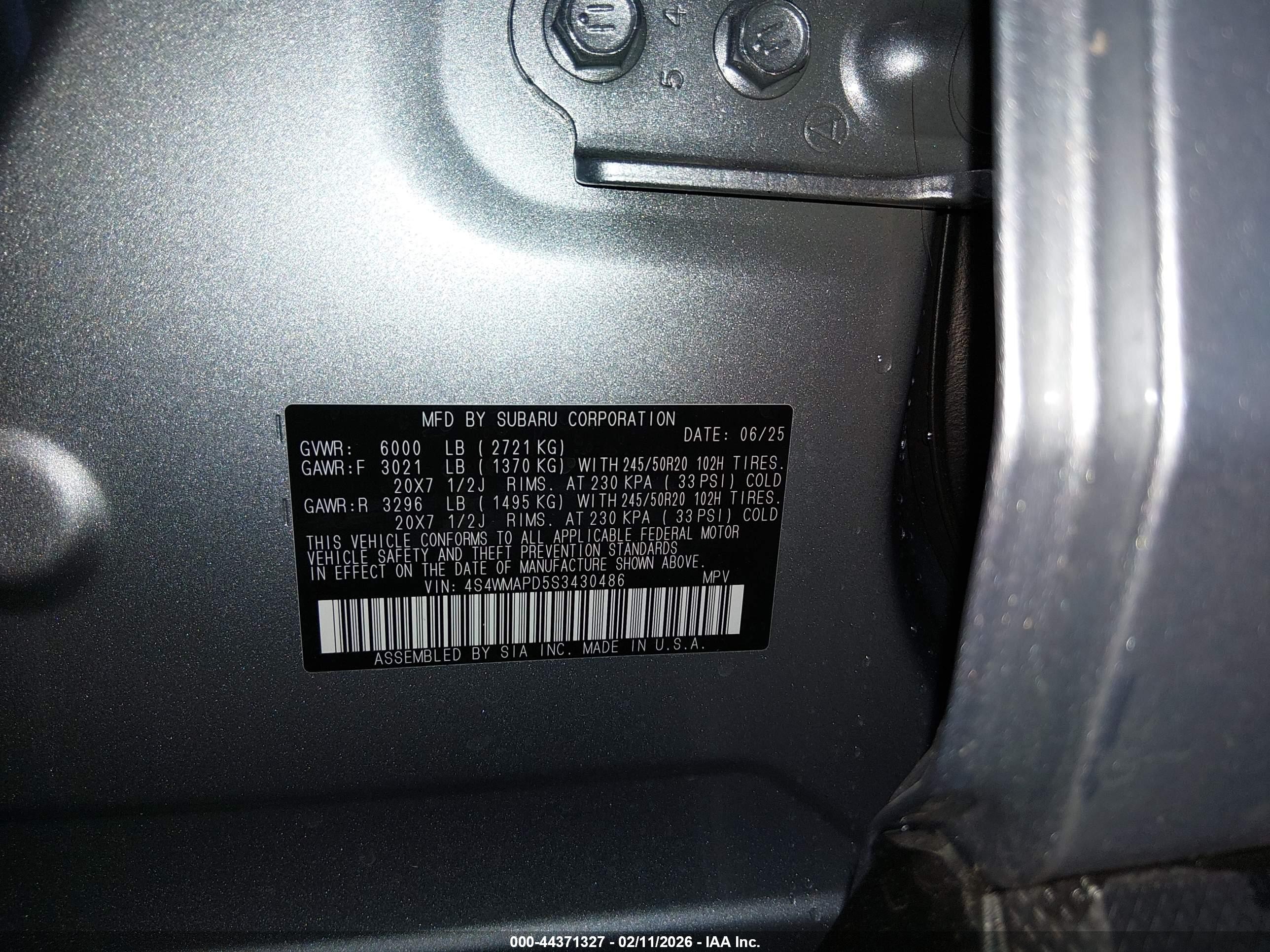 2025 Subaru Ascent Limited 7-passenger Silver vin: 4S4WMAPD5S3430486