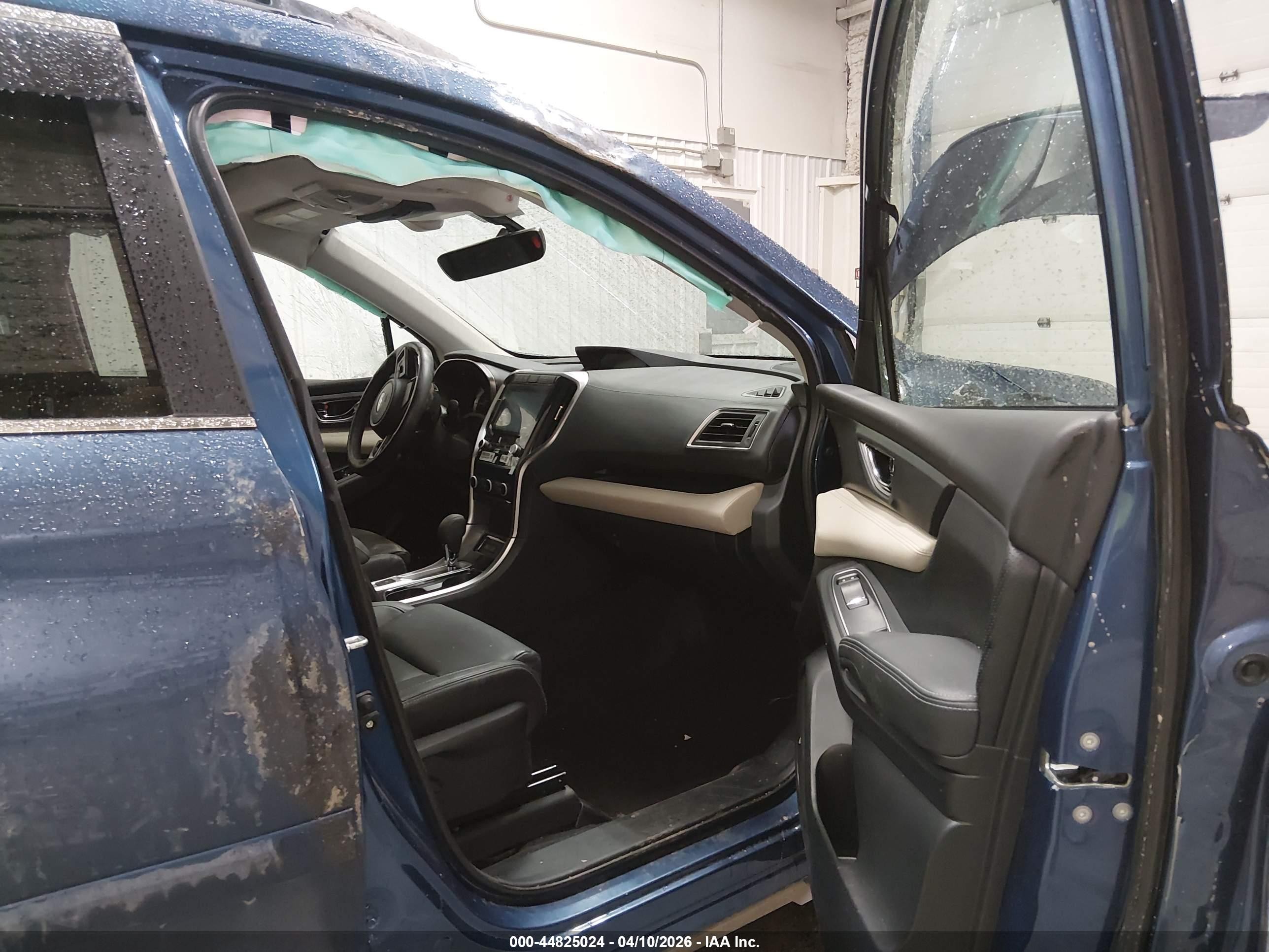 2022 Subaru Ascent Limited Blue vin: 4S4WMAPD7N3463414