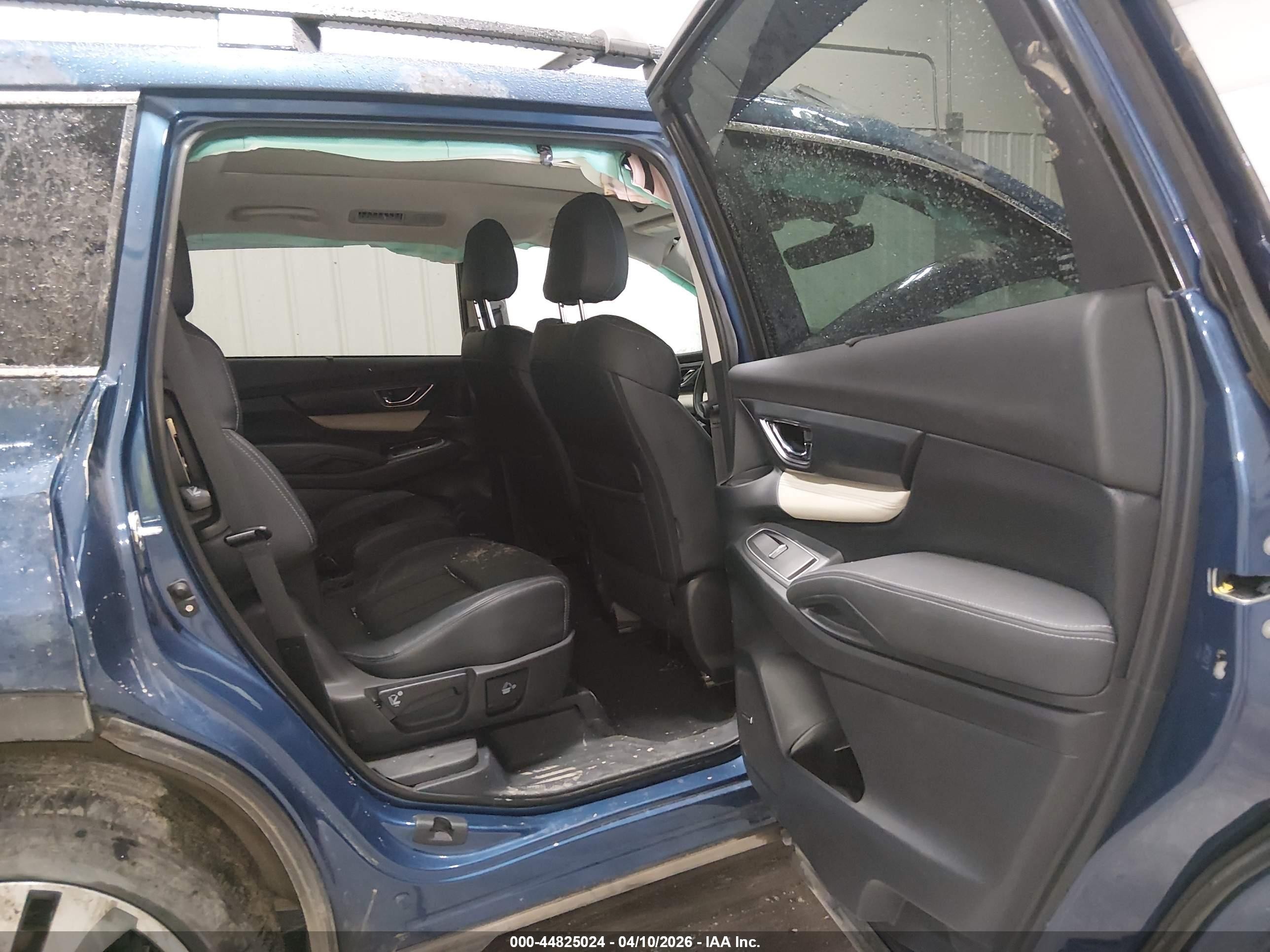 2022 Subaru Ascent Limited Blue vin: 4S4WMAPD7N3463414