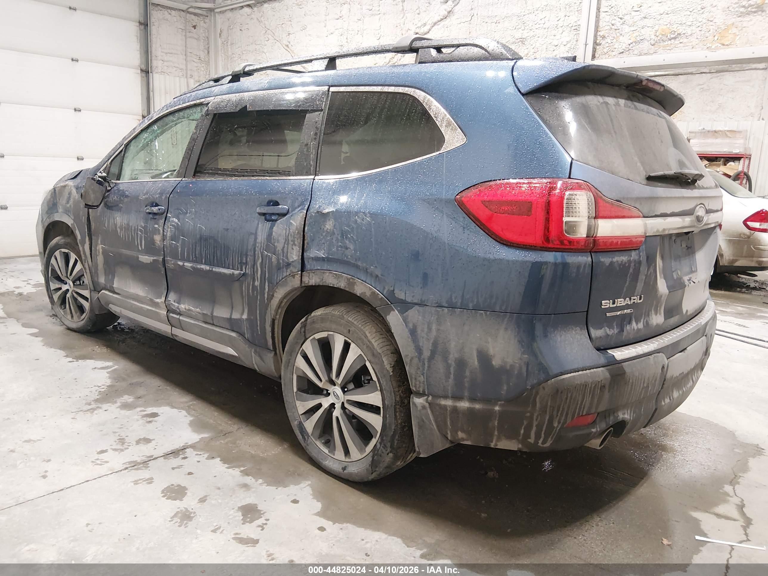 2022 Subaru Ascent Limited Blue vin: 4S4WMAPD7N3463414