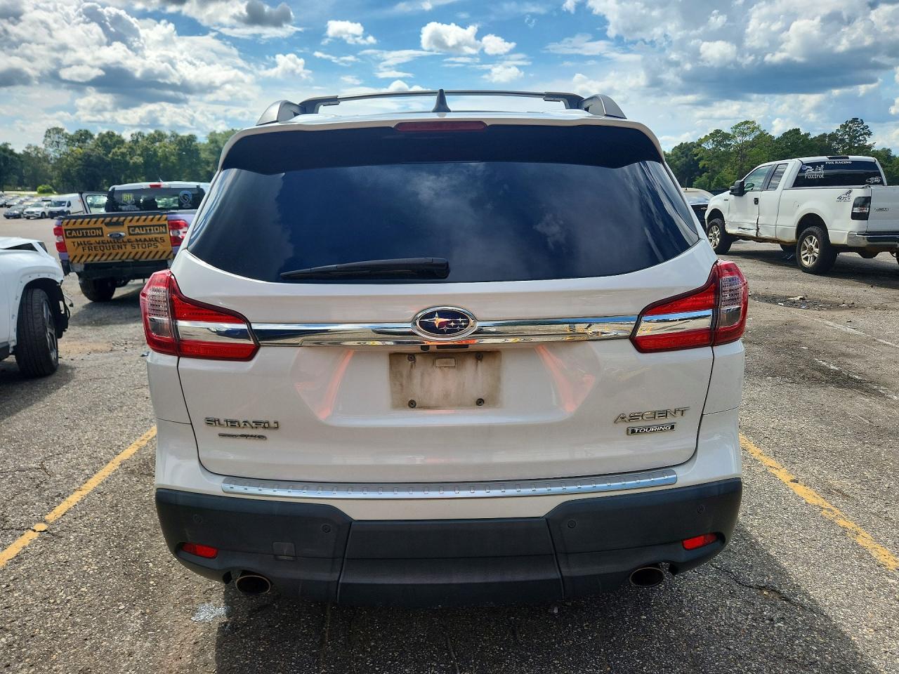 2019 Subaru Ascent Touring White vin: 4S4WMARD1K3439893