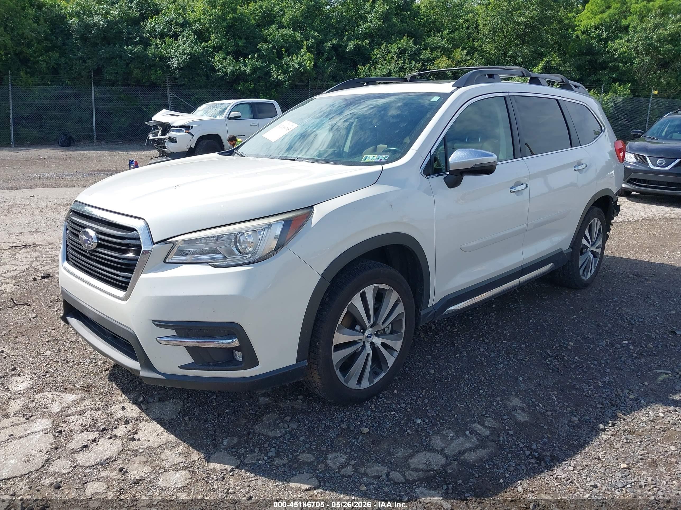 2019 Subaru Ascent Touring White vin: 4S4WMARD2K3435612