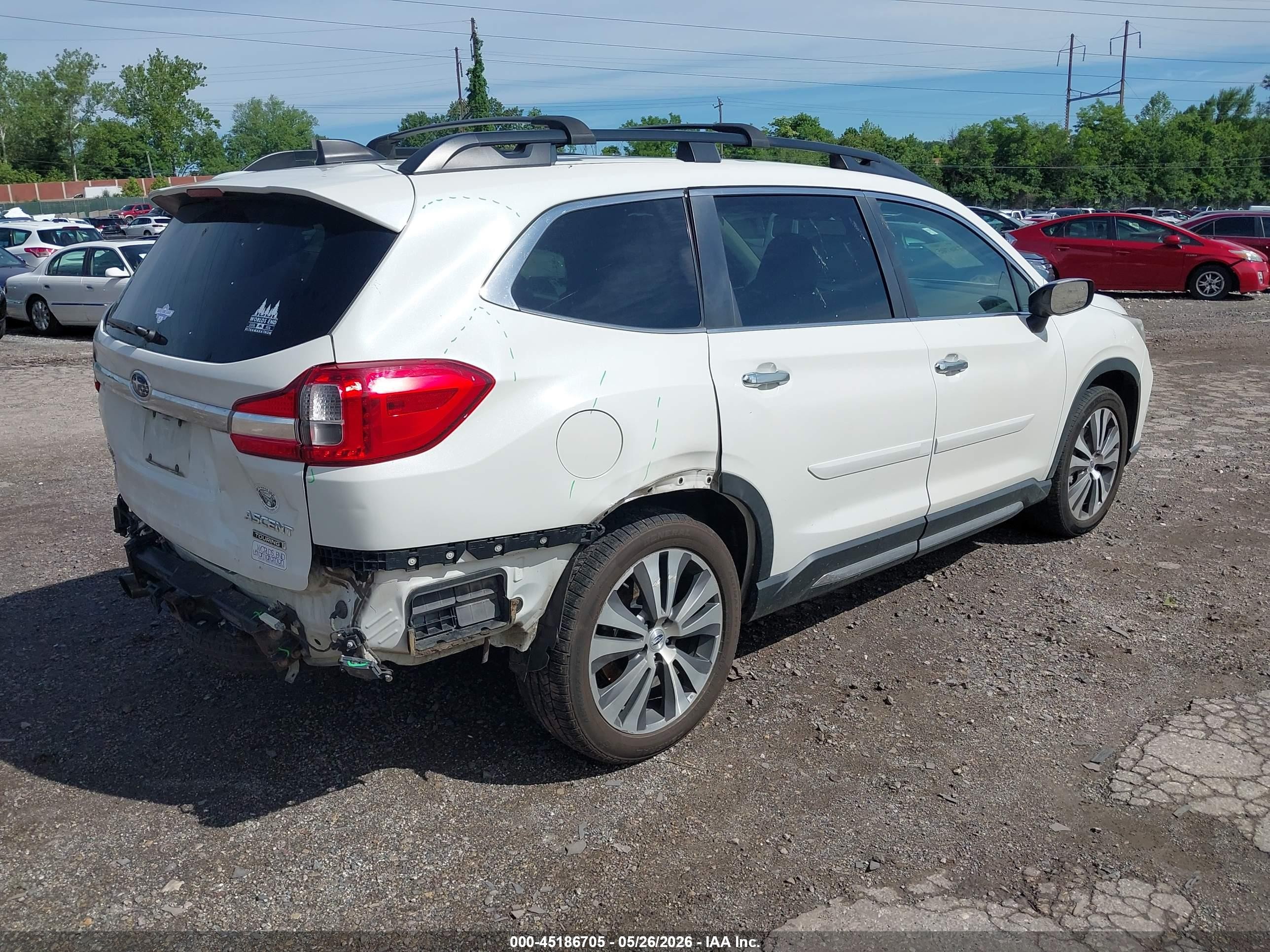2019 Subaru Ascent Touring White vin: 4S4WMARD2K3435612
