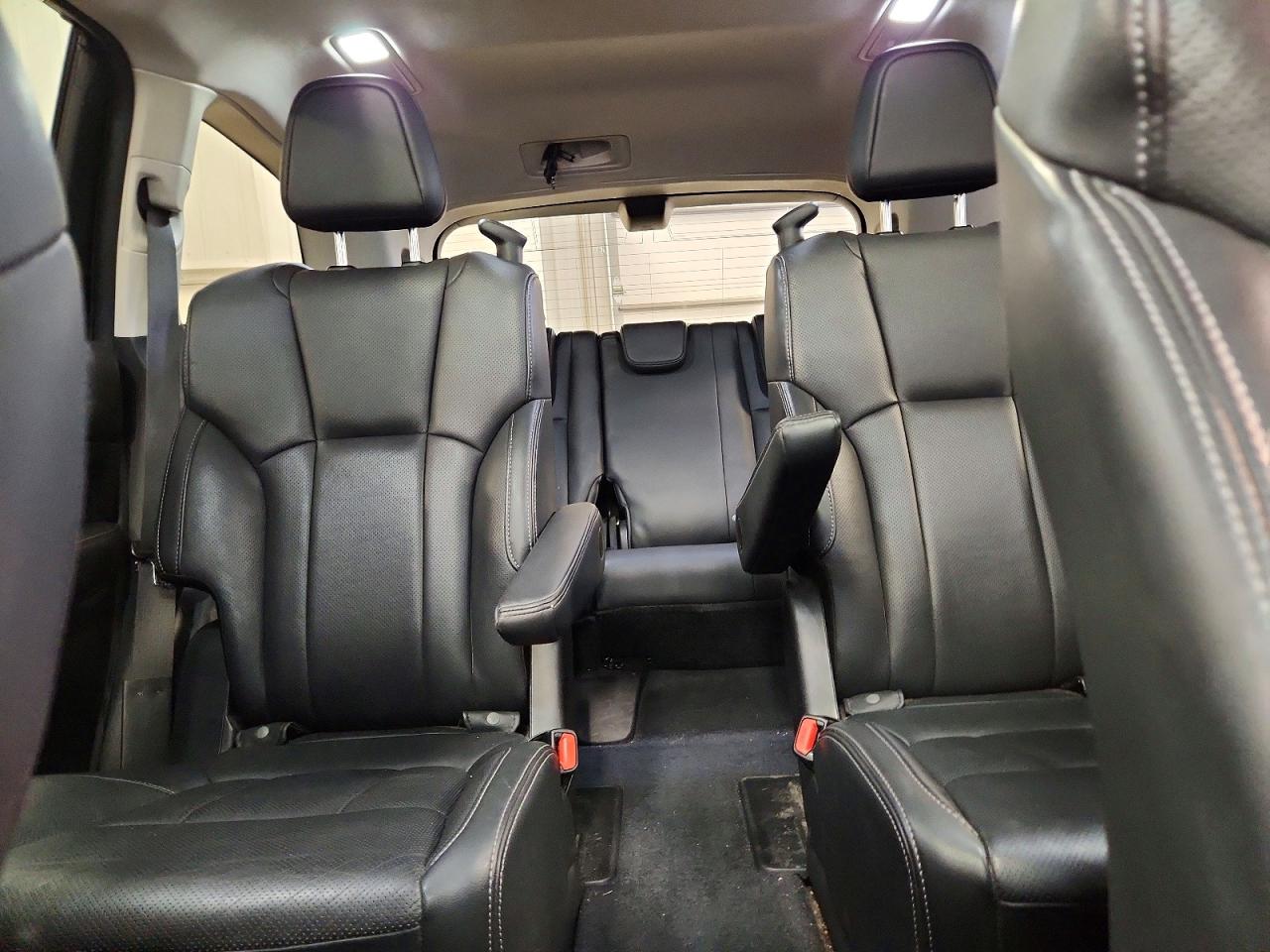 2021 Subaru Ascent Touring Silver vin: 4S4WMARD5M3442475