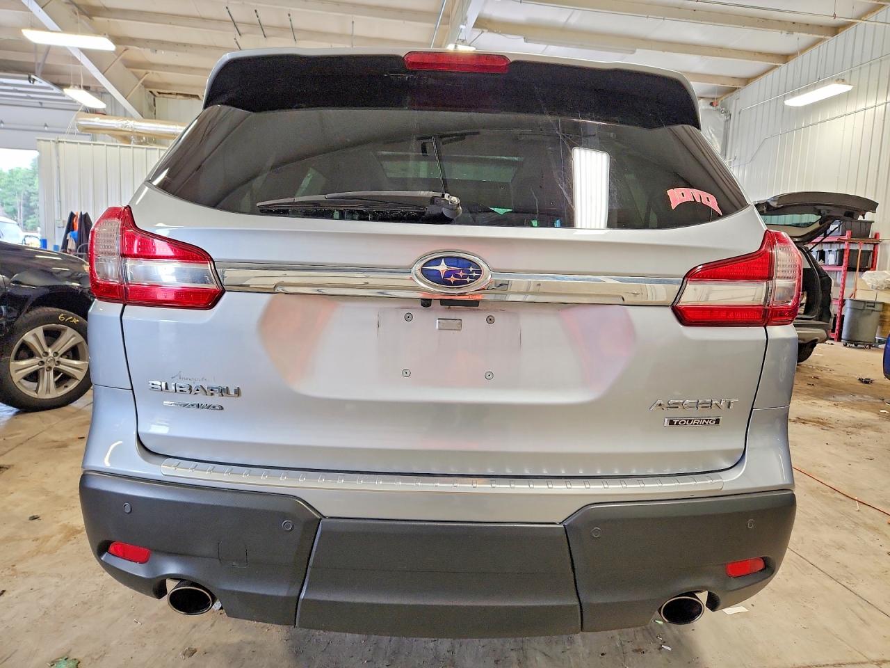 2021 Subaru Ascent Touring Silver vin: 4S4WMARD5M3442475