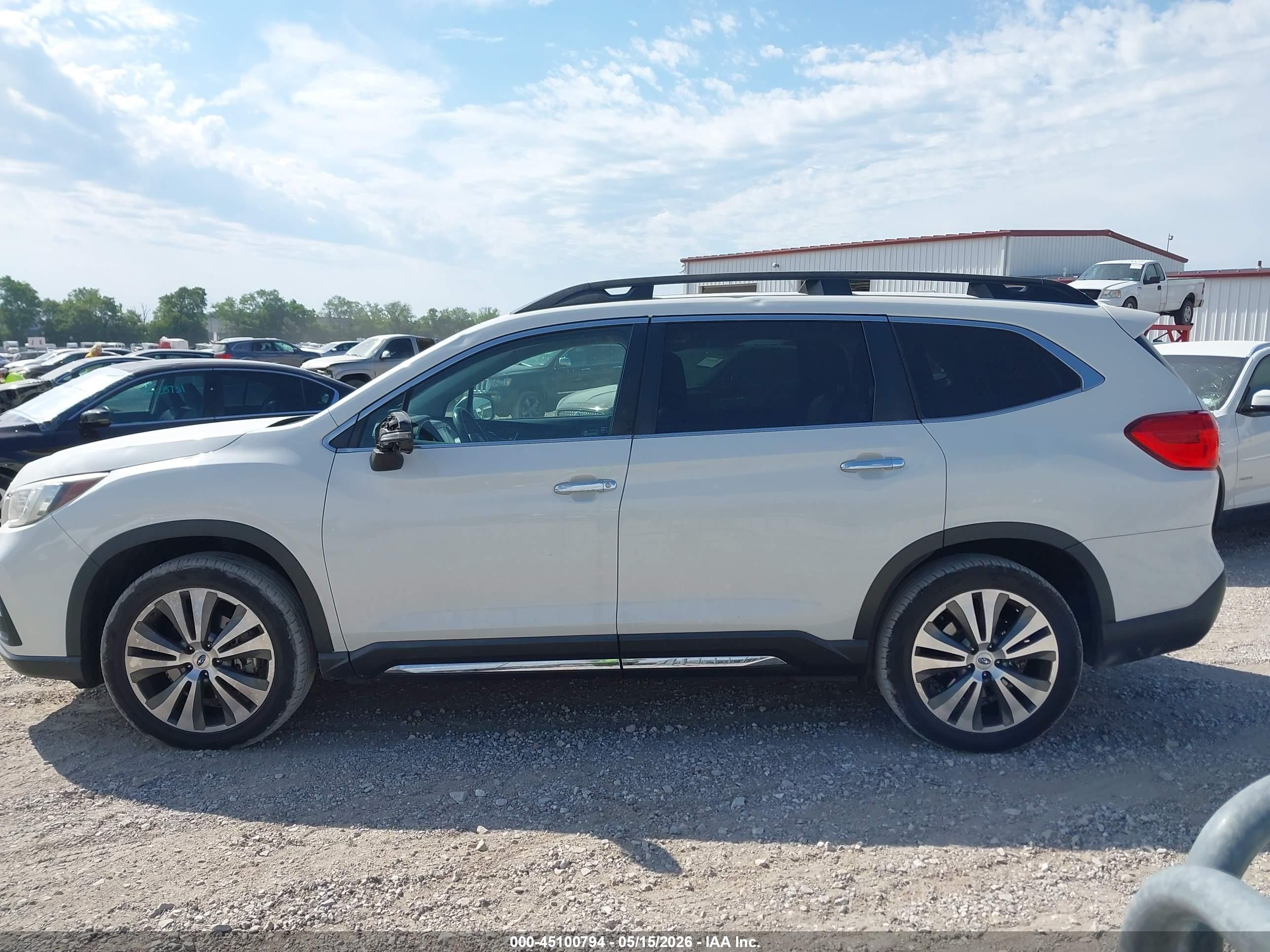2019 Subaru Ascent Touring White vin: 4S4WMARD6K3420322