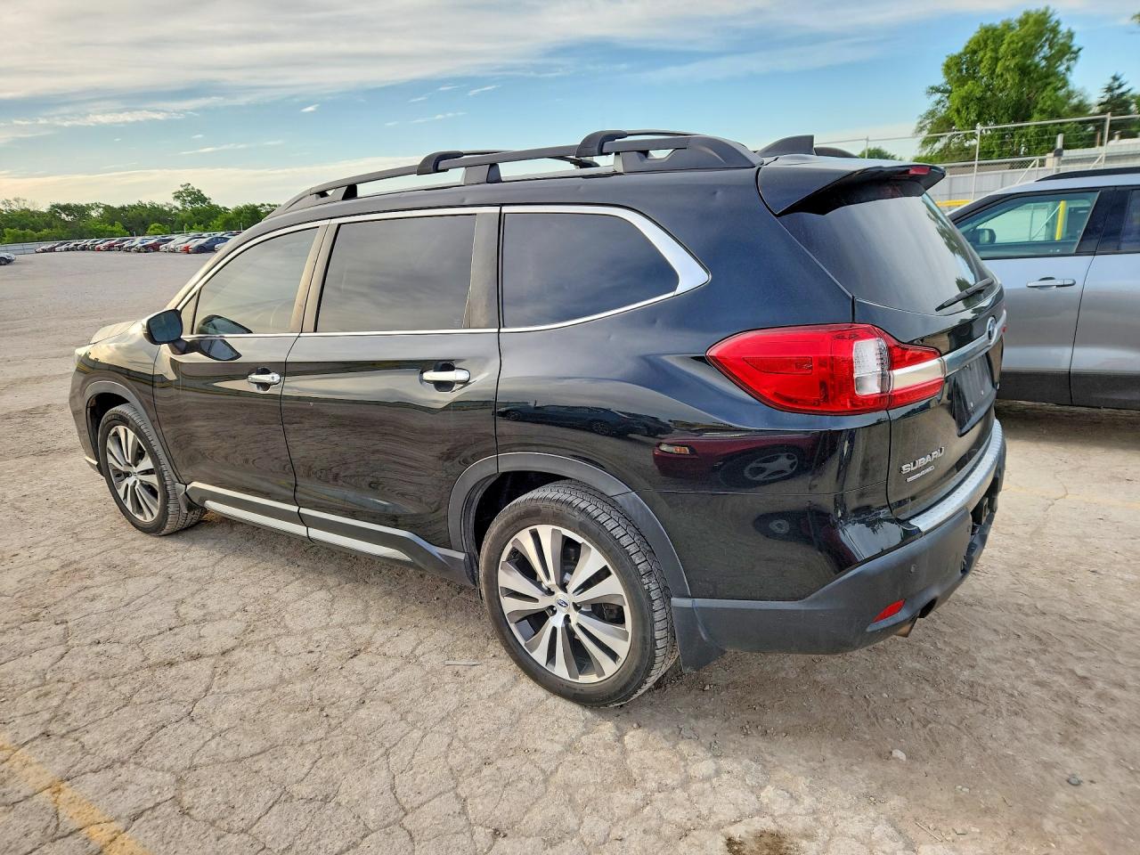 2019 Subaru Ascent Touring Black vin: 4S4WMARD6K3458181