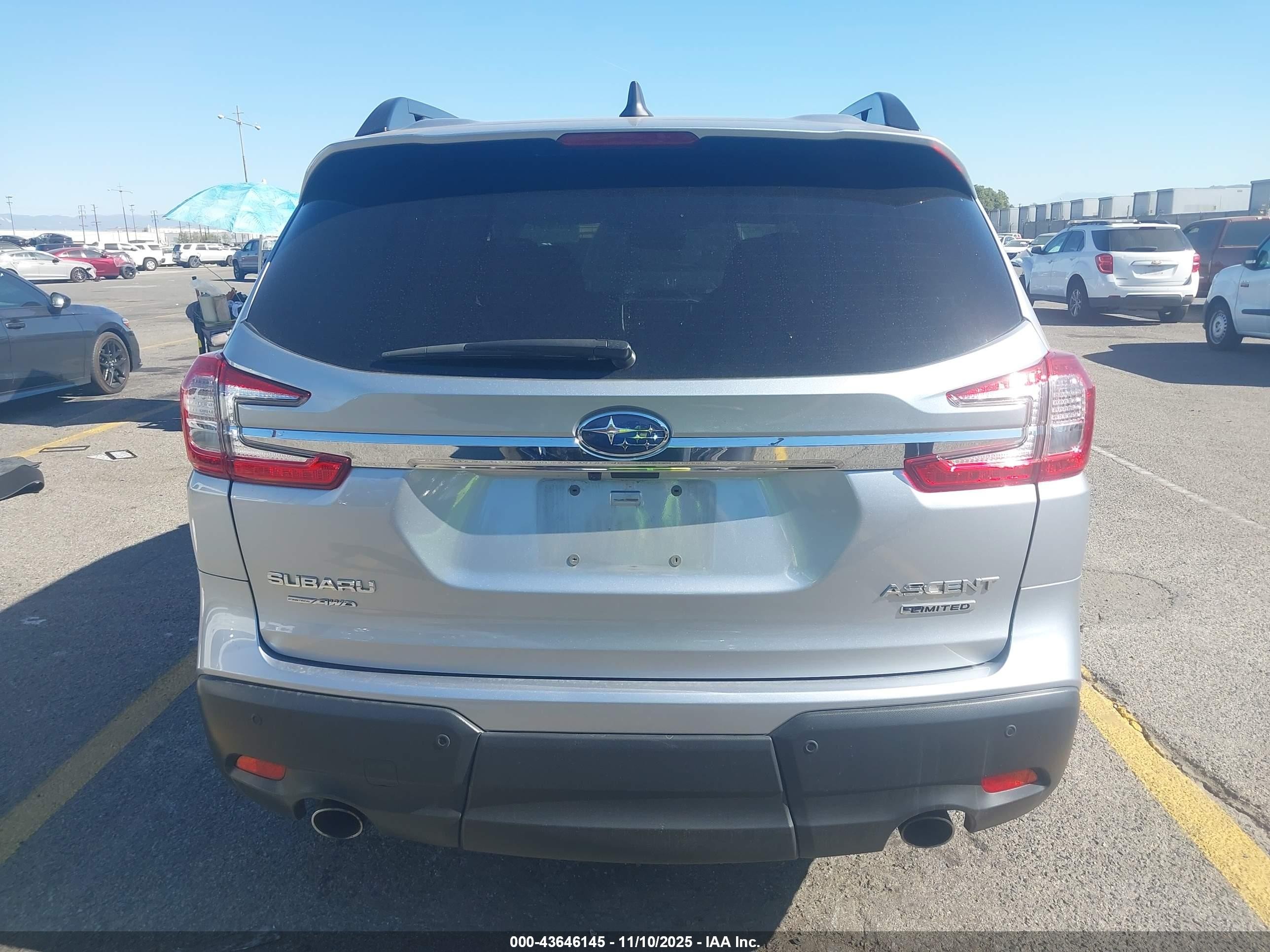 2024 Subaru Ascent Limited 7-passenger Silver vin: 4S4WMAUD5R3400094