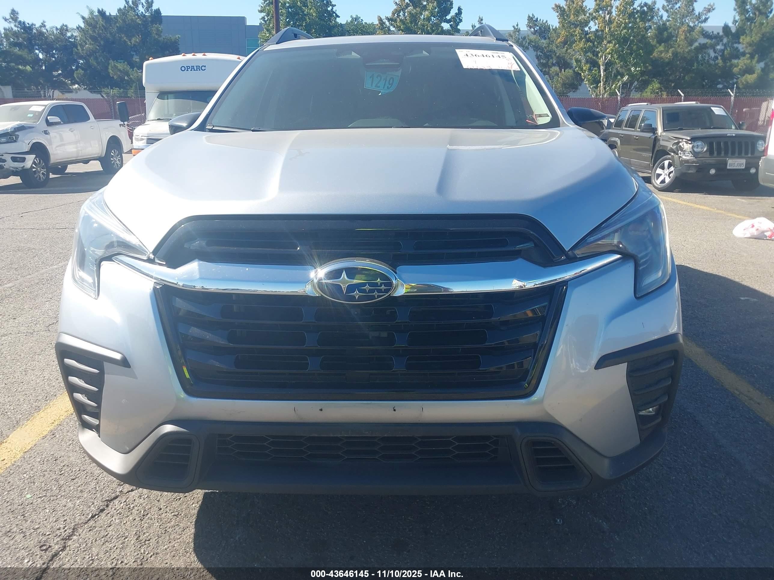 2024 Subaru Ascent Limited 7-passenger Silver vin: 4S4WMAUD5R3400094