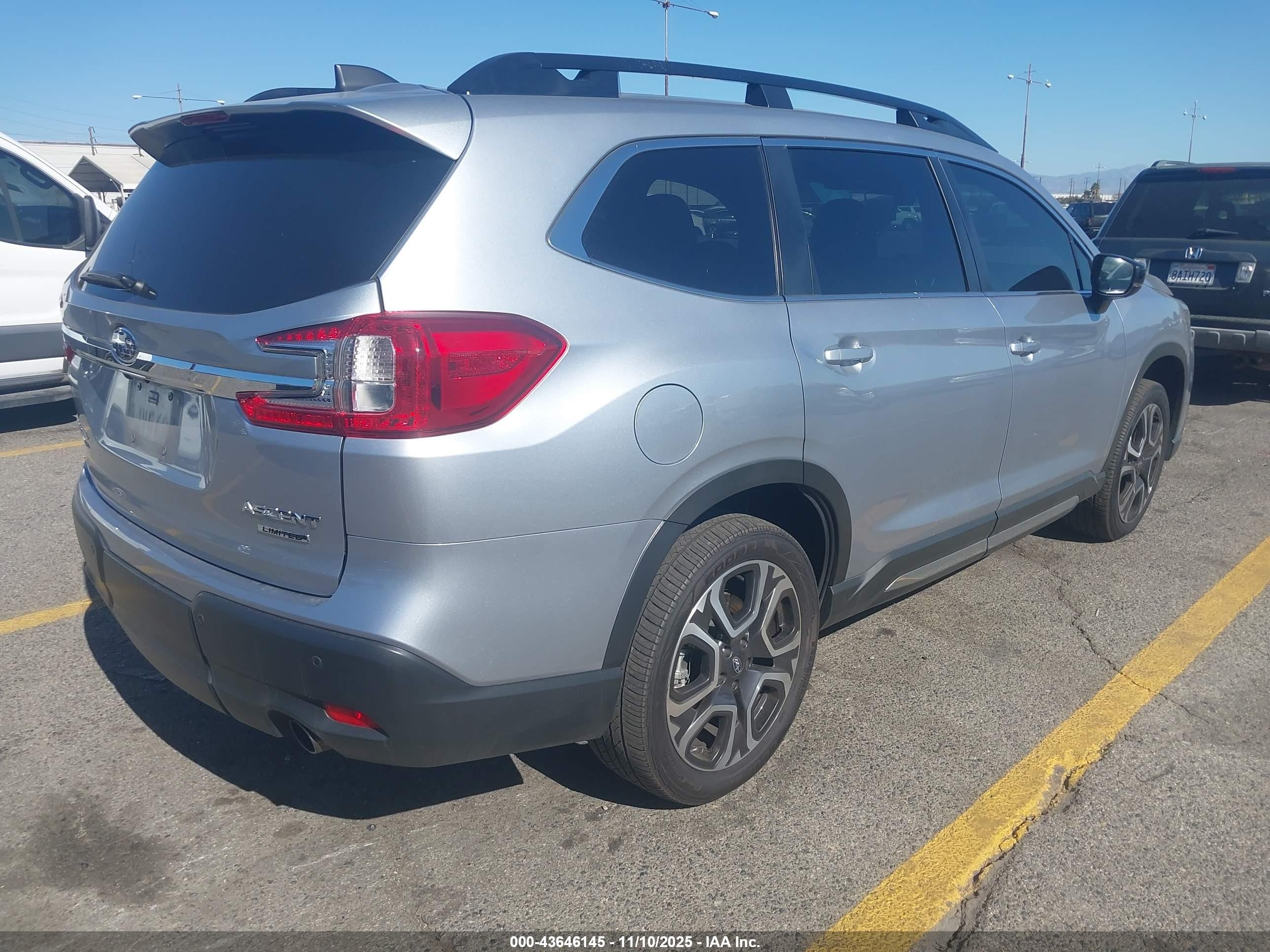 2024 Subaru Ascent Limited 7-passenger Silver vin: 4S4WMAUD5R3400094