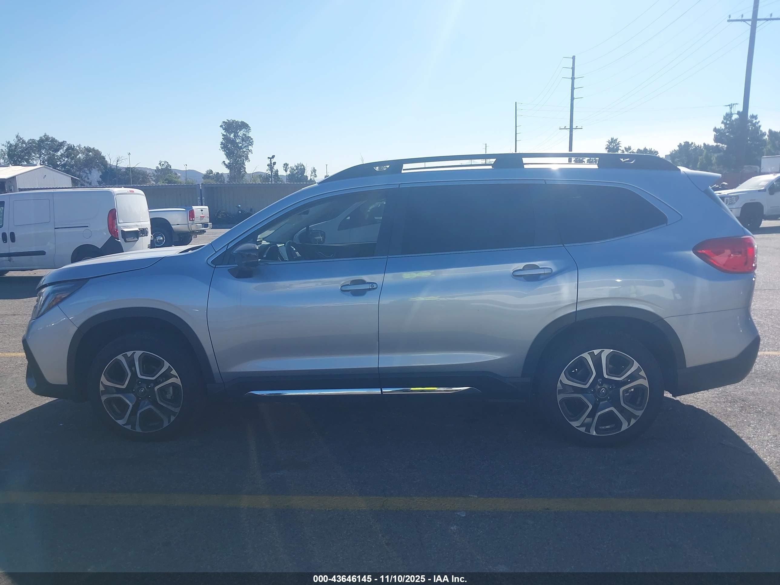 2024 Subaru Ascent Limited 7-passenger Silver vin: 4S4WMAUD5R3400094