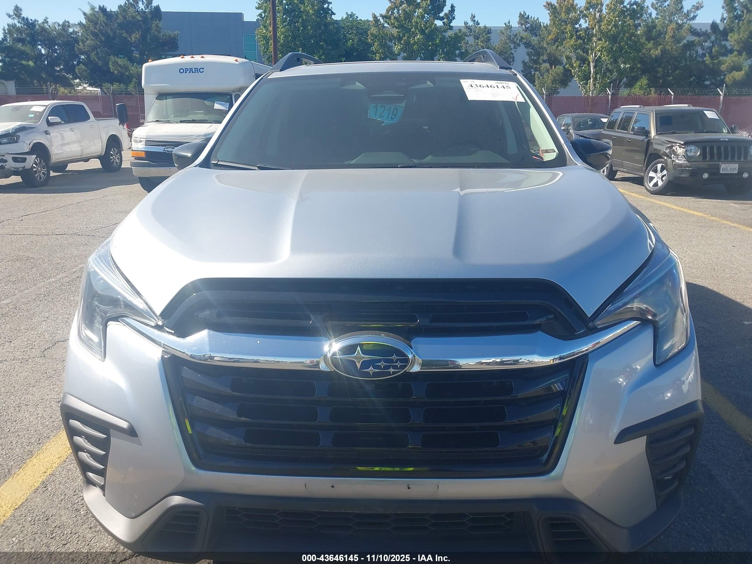 2024 Subaru Ascent Limited 7-passenger Silver vin: 4S4WMAUD5R3400094