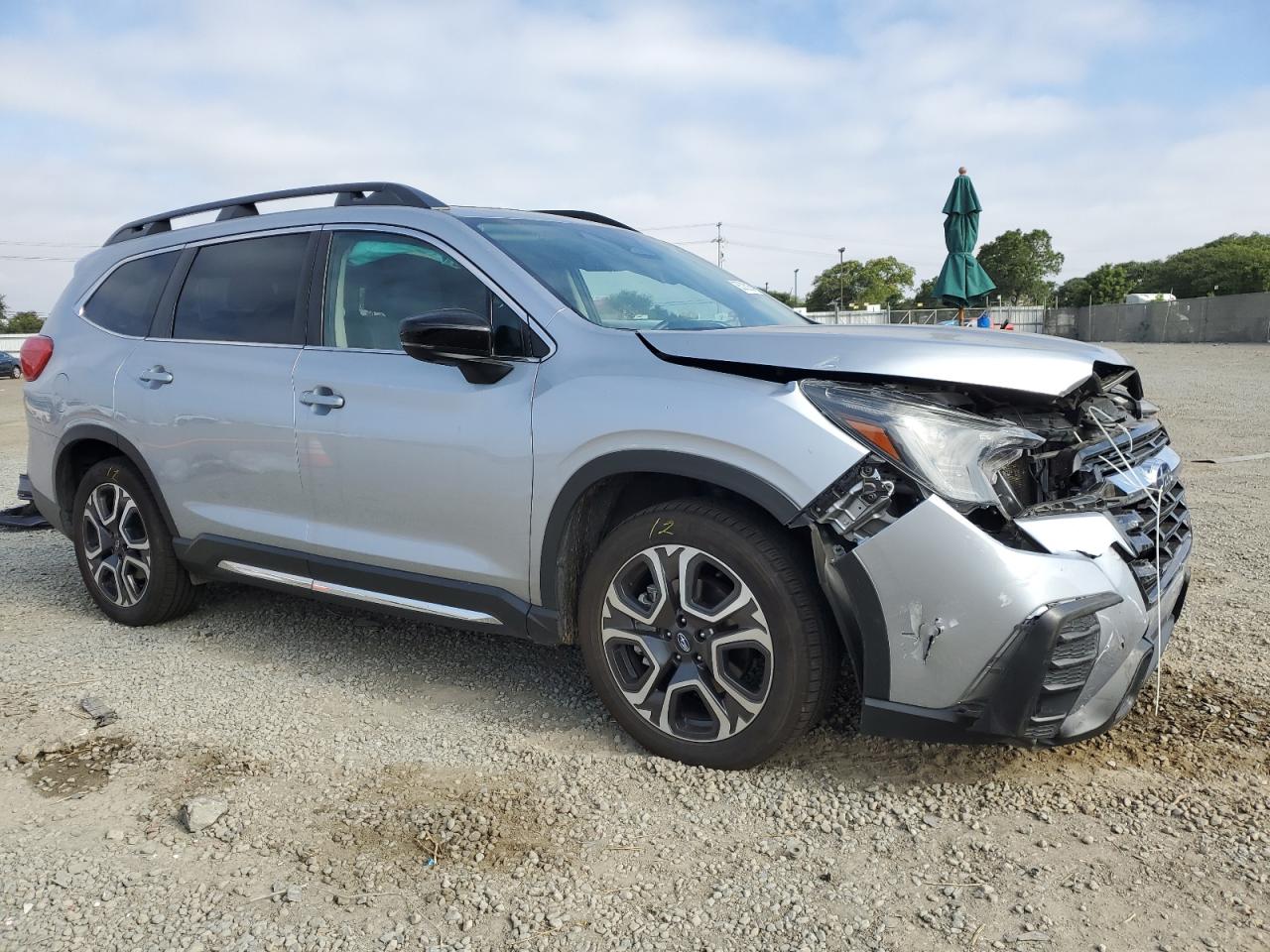 2024 Subaru Ascent Limited Серебряный vin: 4S4WMAUDXR3414363