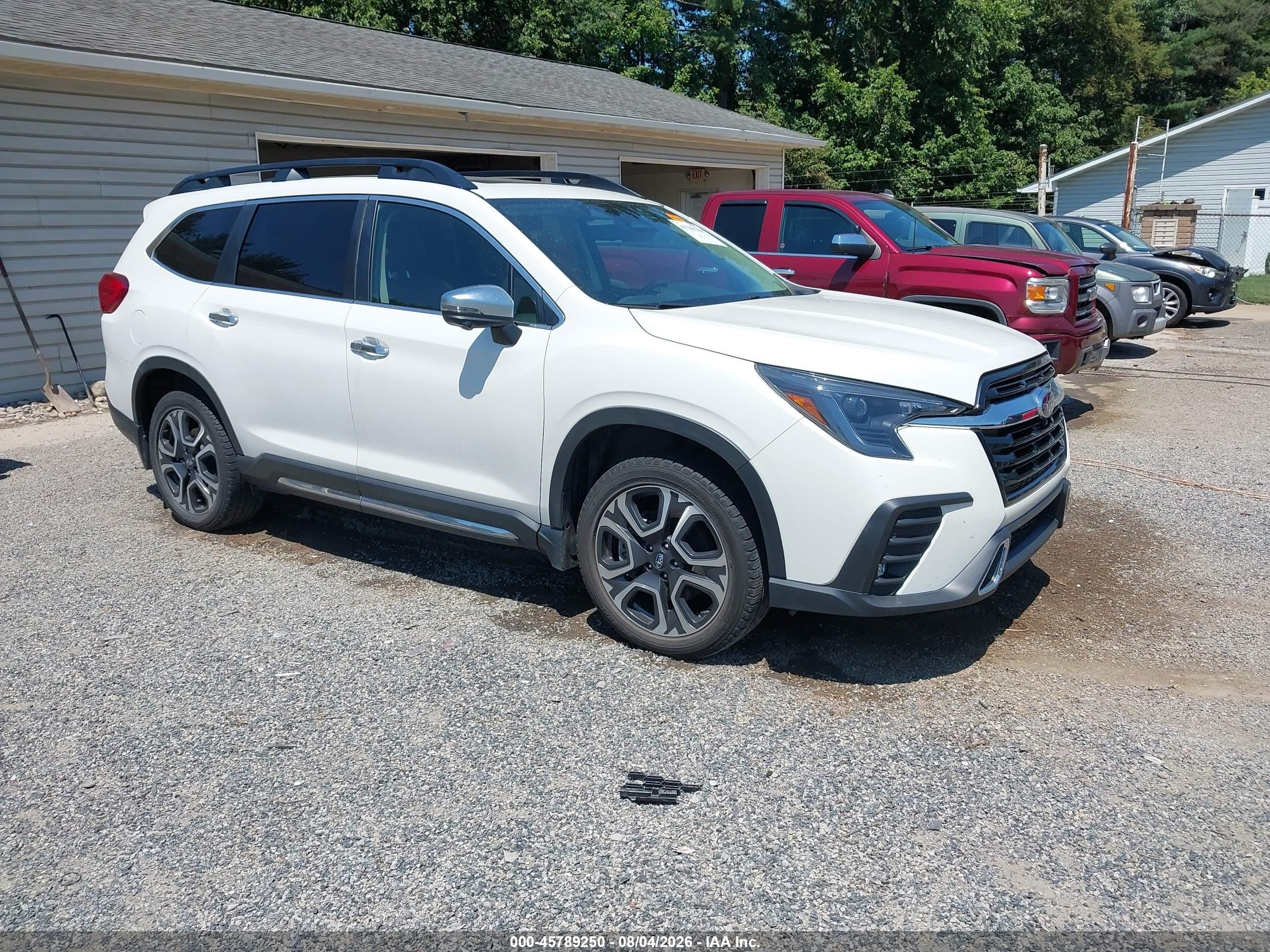 2023 Subaru Ascent Touring 7-passenger White vin: 4S4WMAWD4P3436594