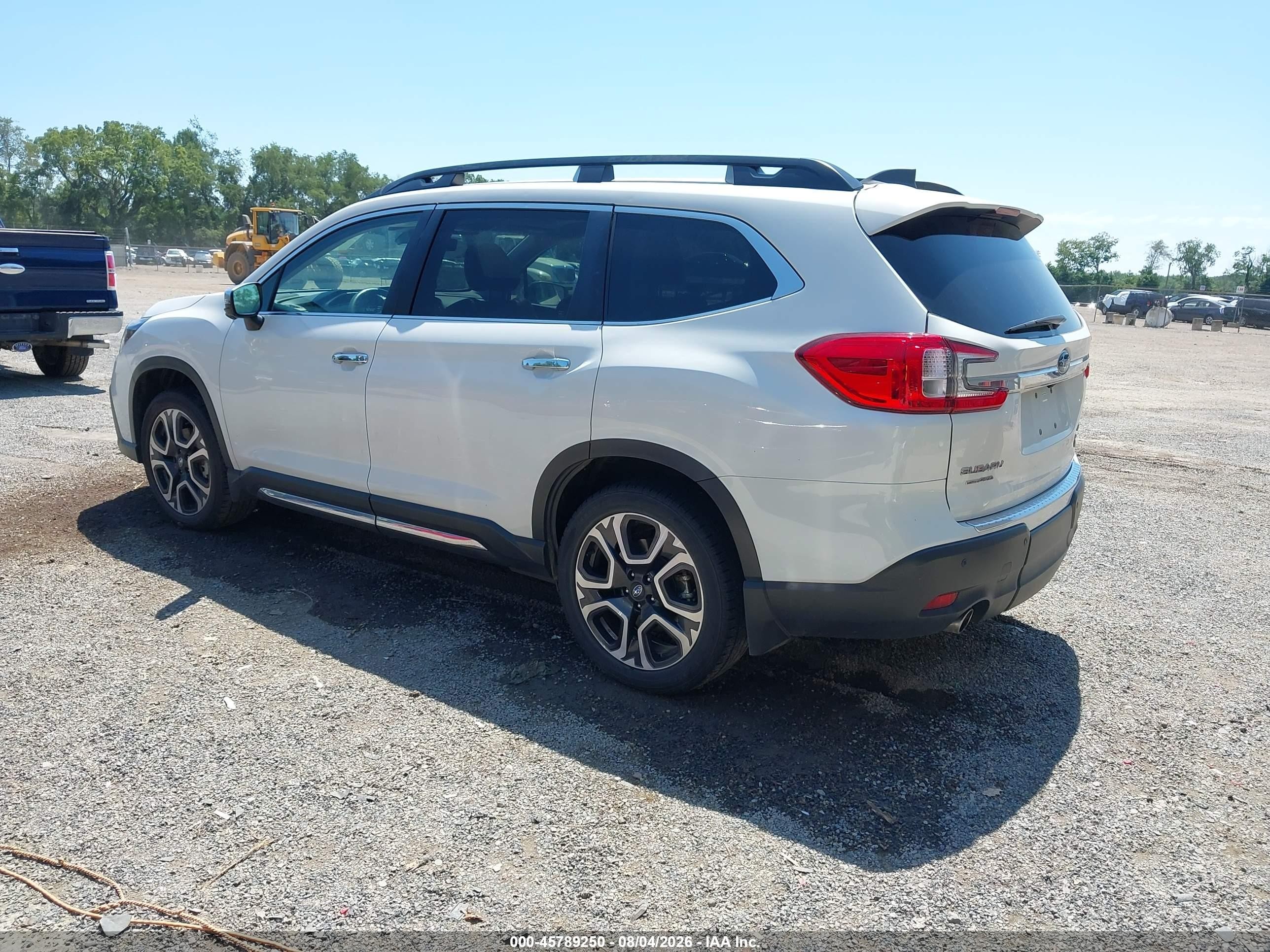 2023 Subaru Ascent Touring 7-passenger White vin: 4S4WMAWD4P3436594