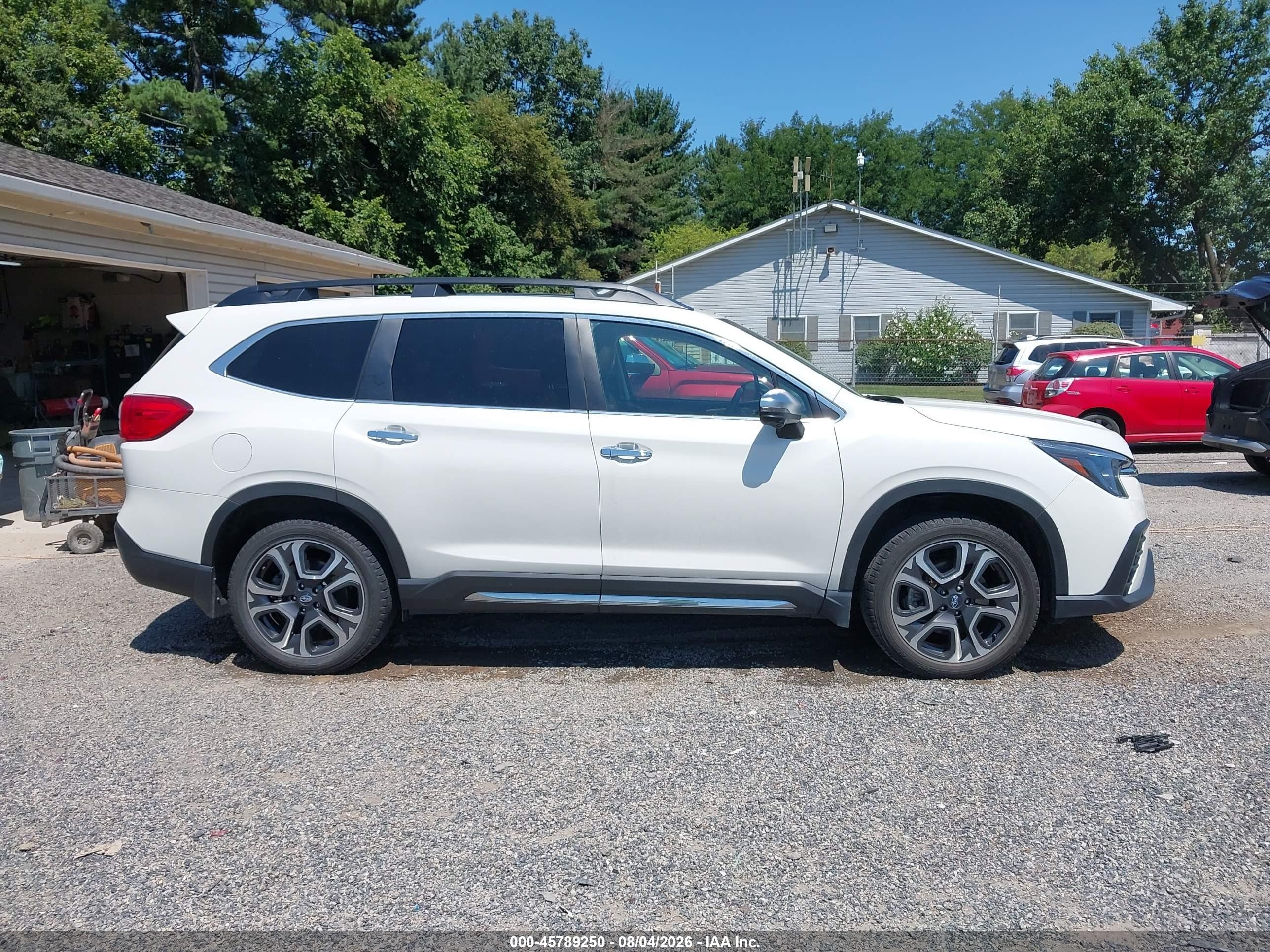 2023 Subaru Ascent Touring 7-passenger White vin: 4S4WMAWD4P3436594