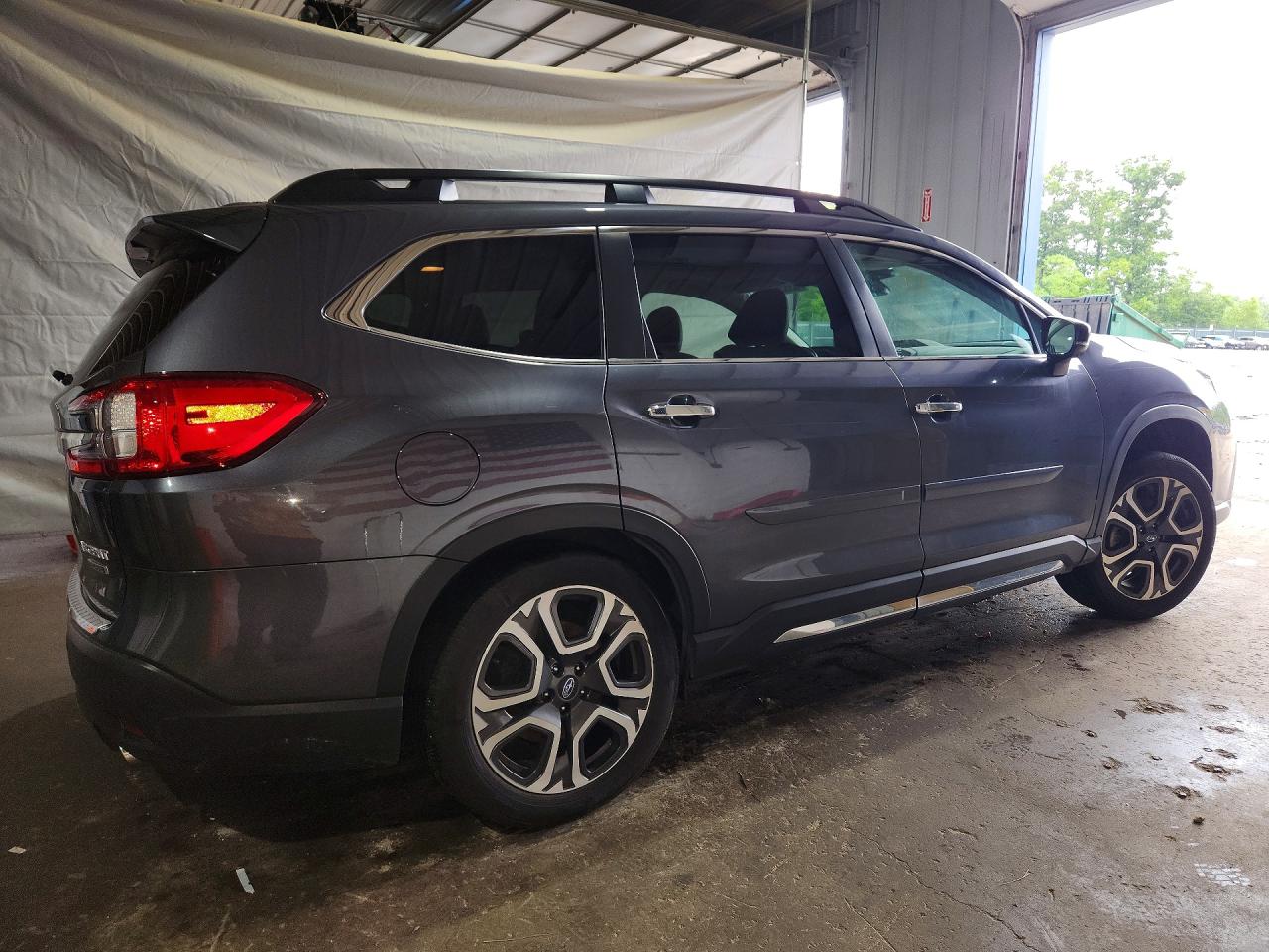 2024 Subaru Ascent Touring Gray vin: 4S4WMAWD4R3425081