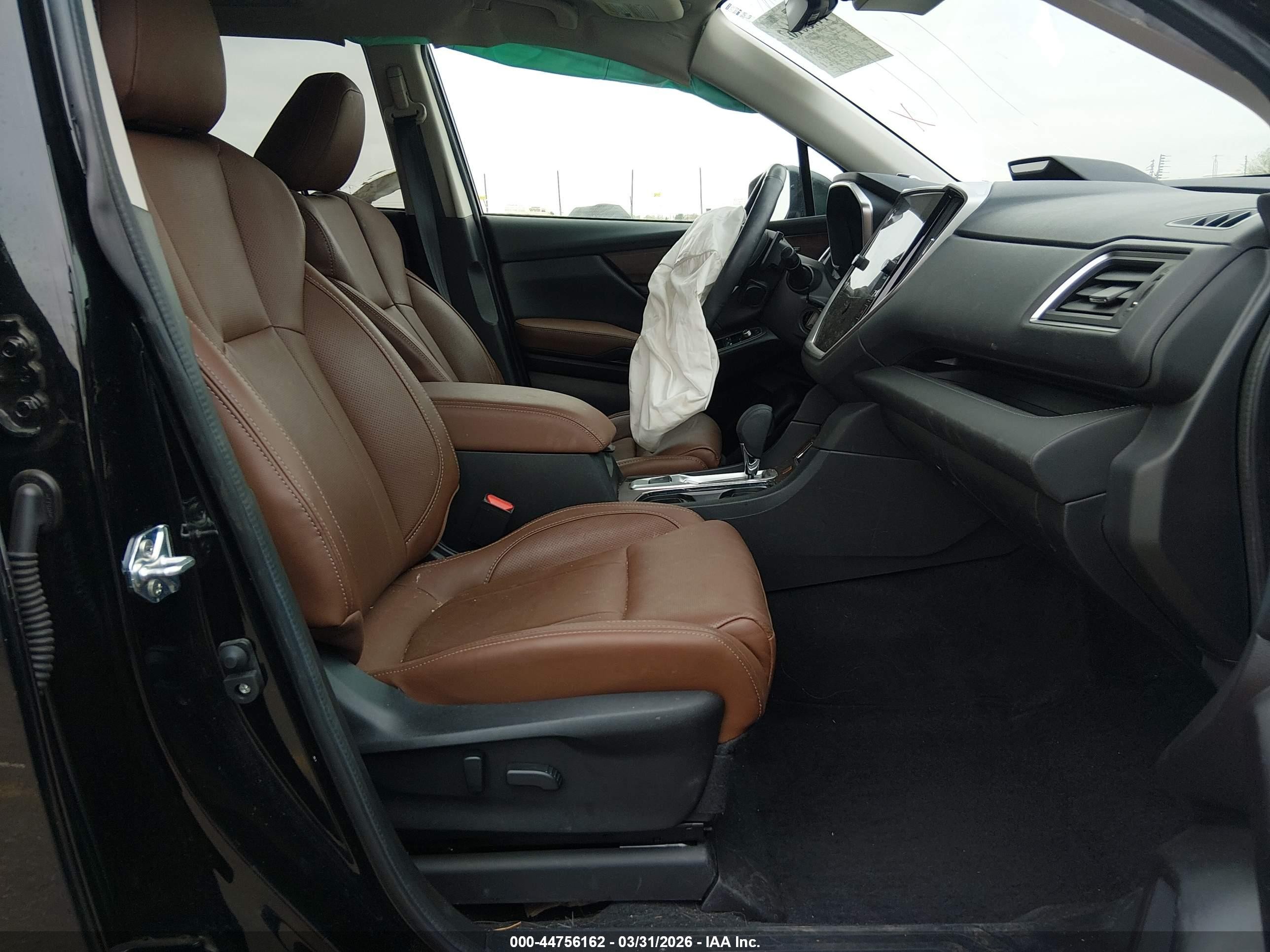 2024 Subaru Ascent Touring 7-passenger Черный vin: 4S4WMAWD4R3464611