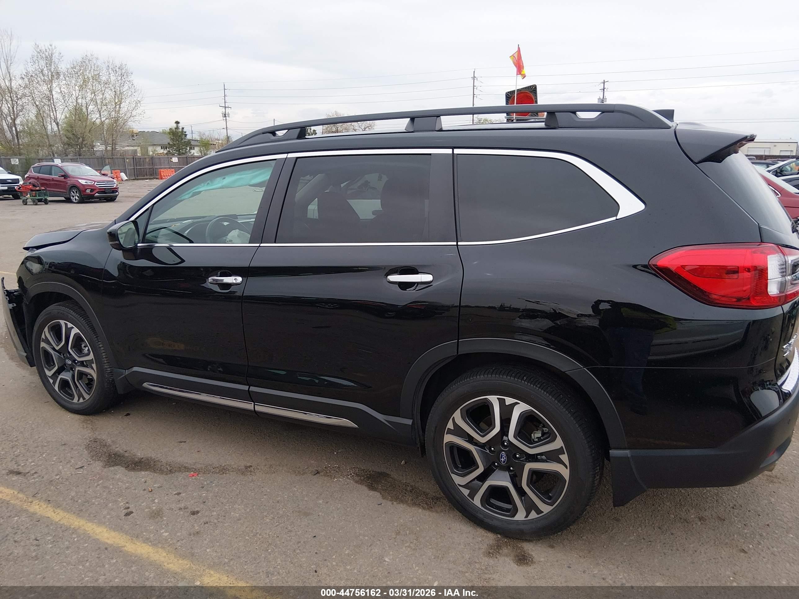 2024 Subaru Ascent Touring 7-passenger Черный vin: 4S4WMAWD4R3464611