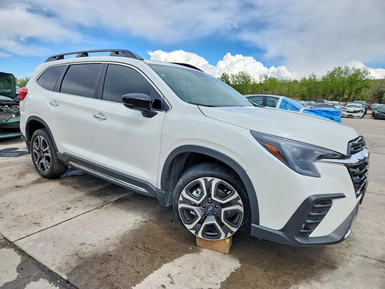 2024 Subaru Ascent Touring White vin: 4S4WMAWD8R3450792