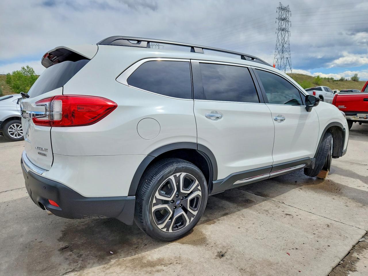 2024 Subaru Ascent Touring White vin: 4S4WMAWD8R3450792