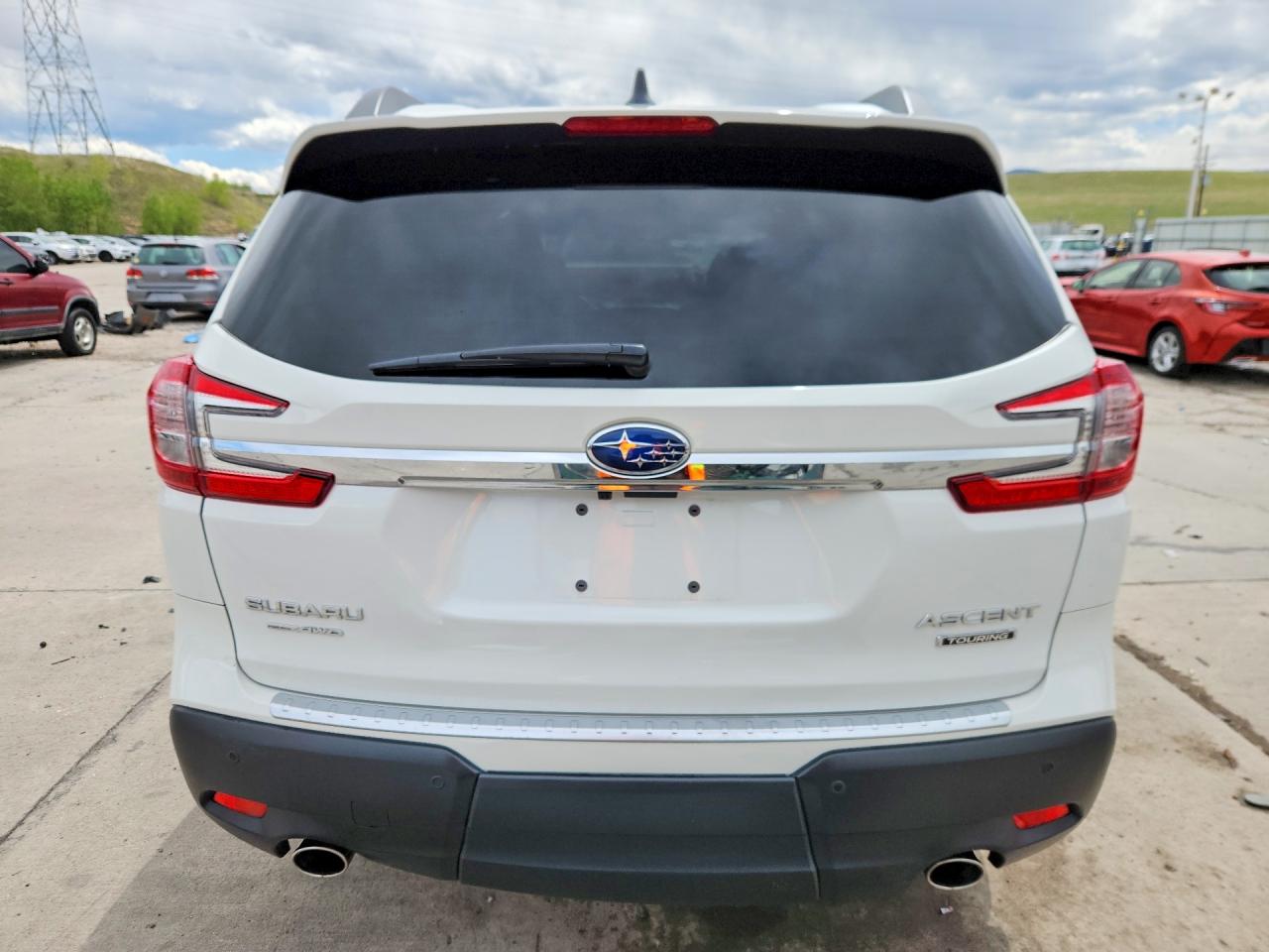 2024 Subaru Ascent Touring White vin: 4S4WMAWD8R3450792
