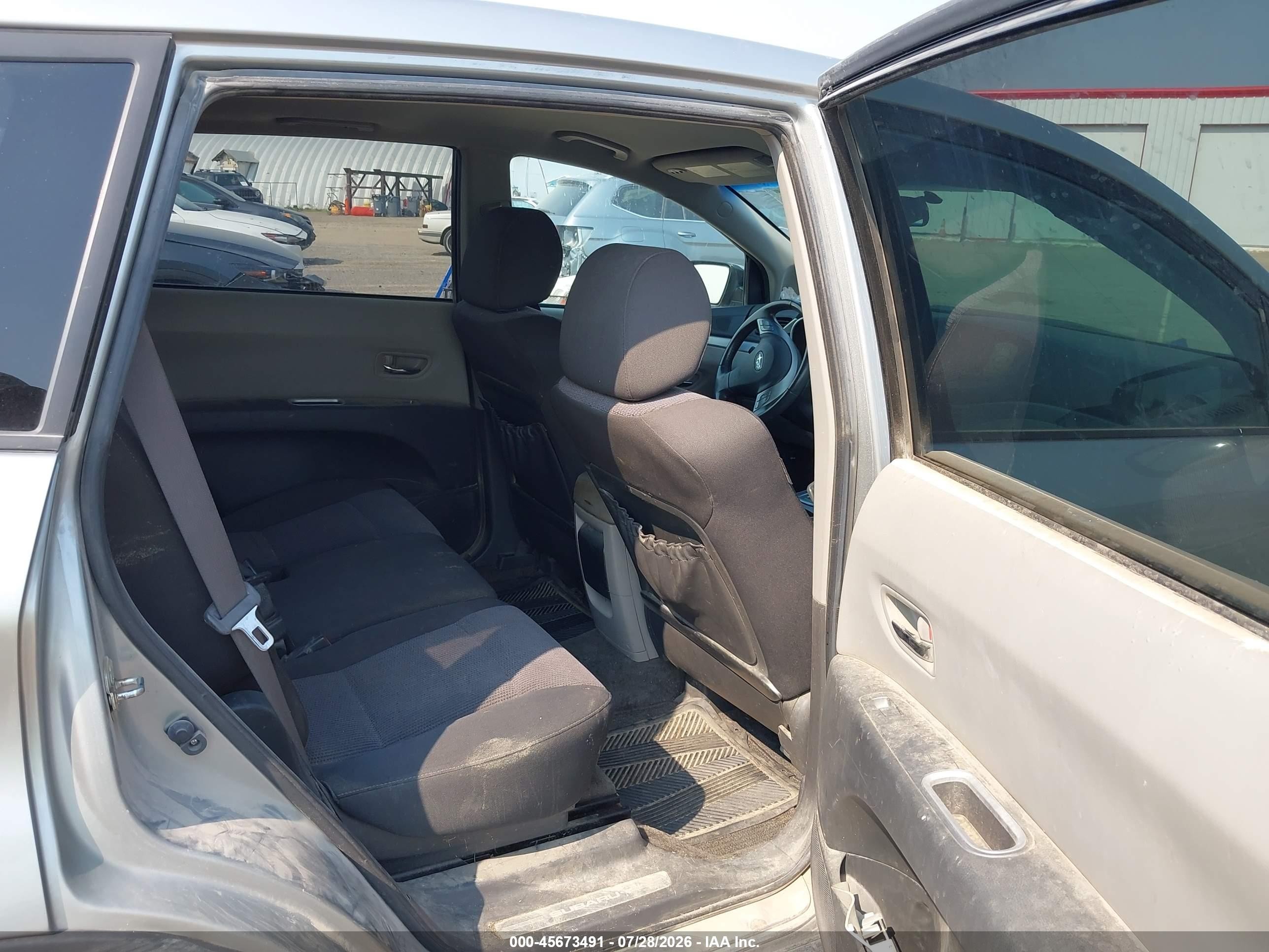 2007 Subaru B9 Tribeca Base 5-passenger Silver vin: 4S4WX82D074411238