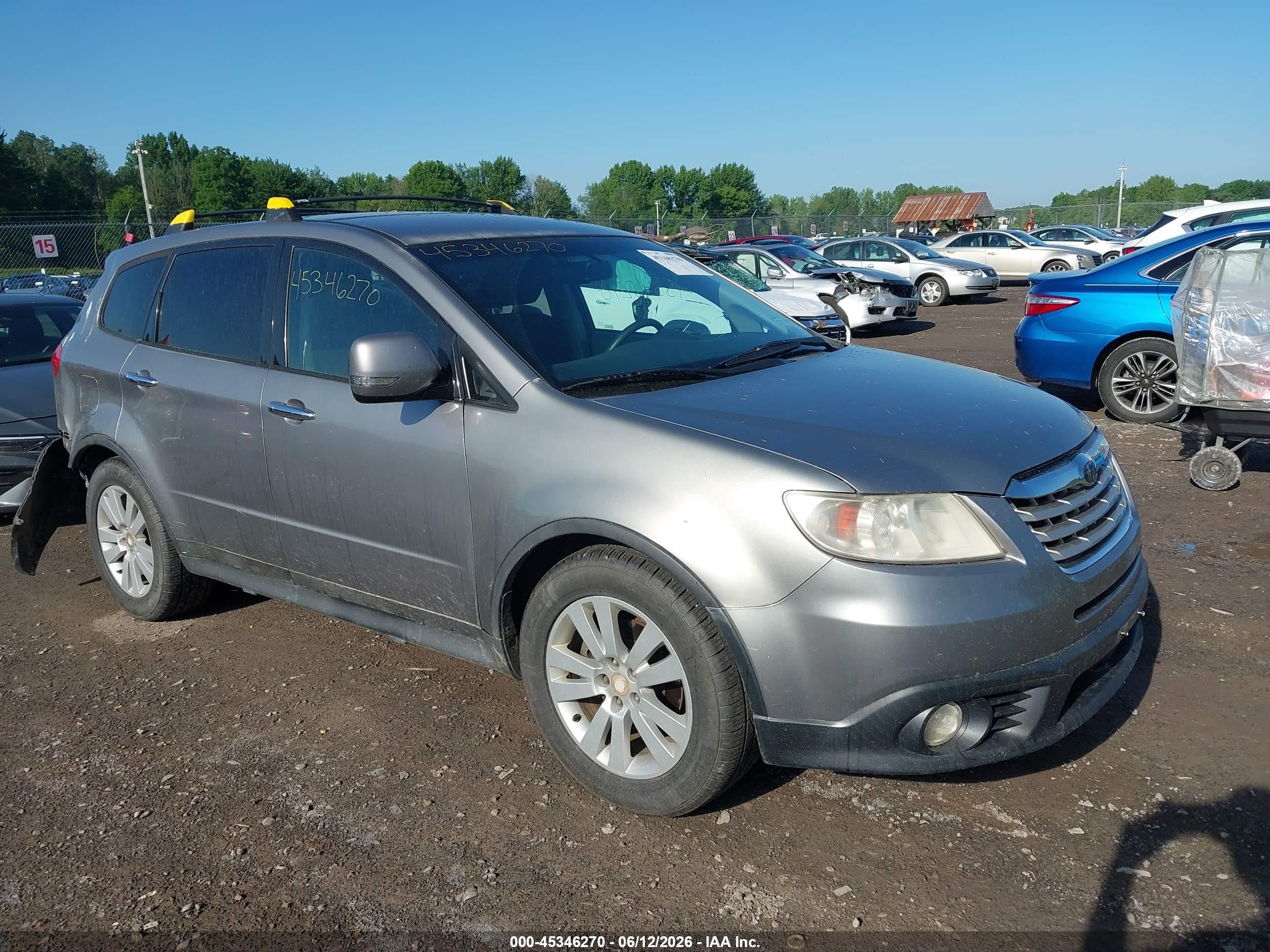 2008 Subaru Tribeca Base 5-passenger Silver vin: 4S4WX91D284401674
