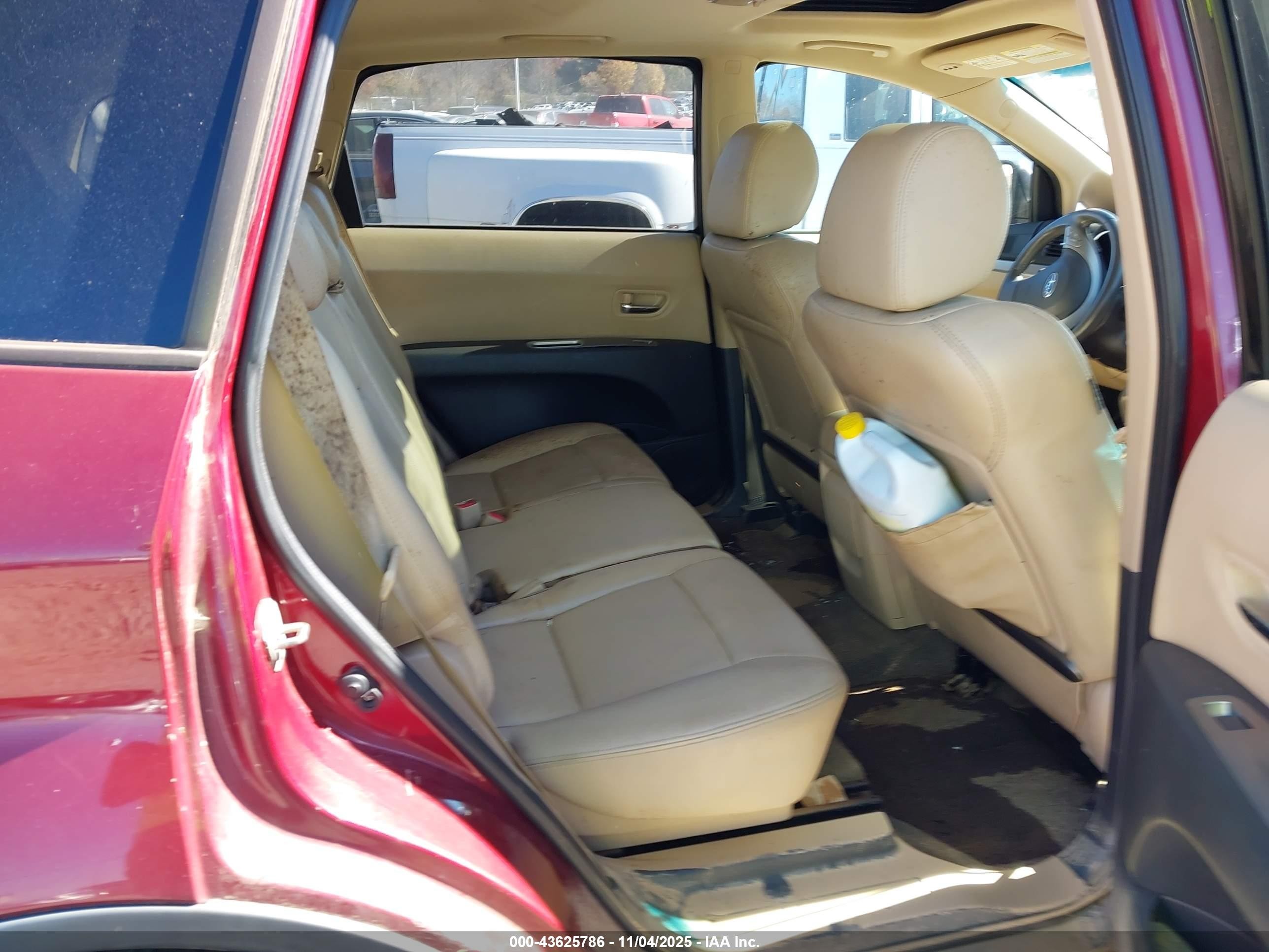 2009 Subaru Tribeca   Red vin: 4S4WX92D594402091