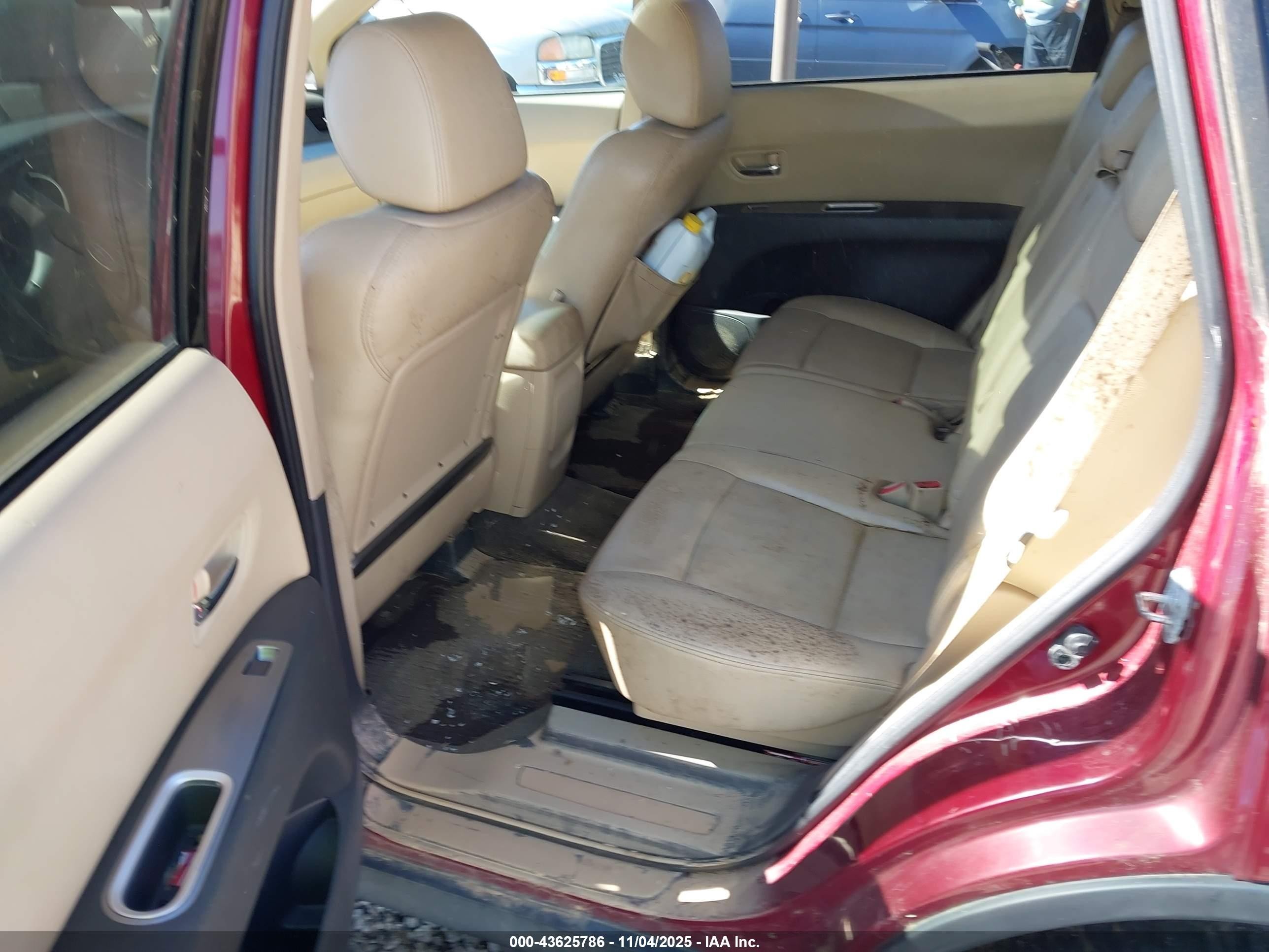 2009 Subaru Tribeca   Red vin: 4S4WX92D594402091
