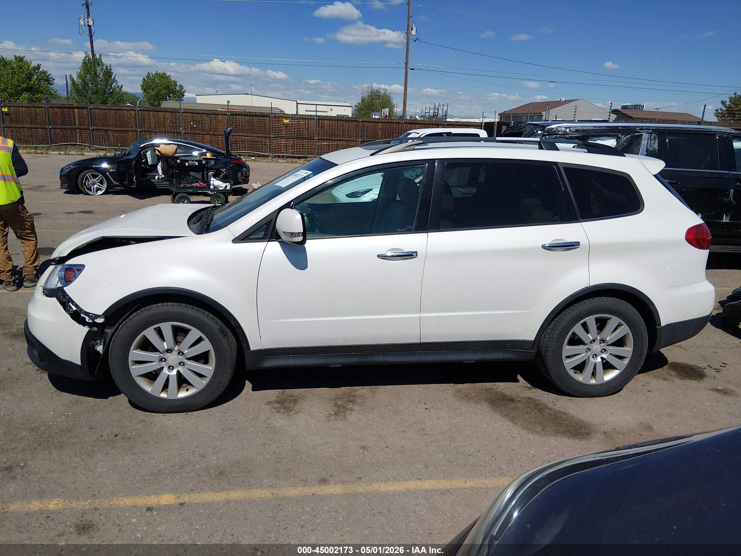 2009 Subaru Tribeca Limited 7-passenger Белый vin: 4S4WX98D394400802