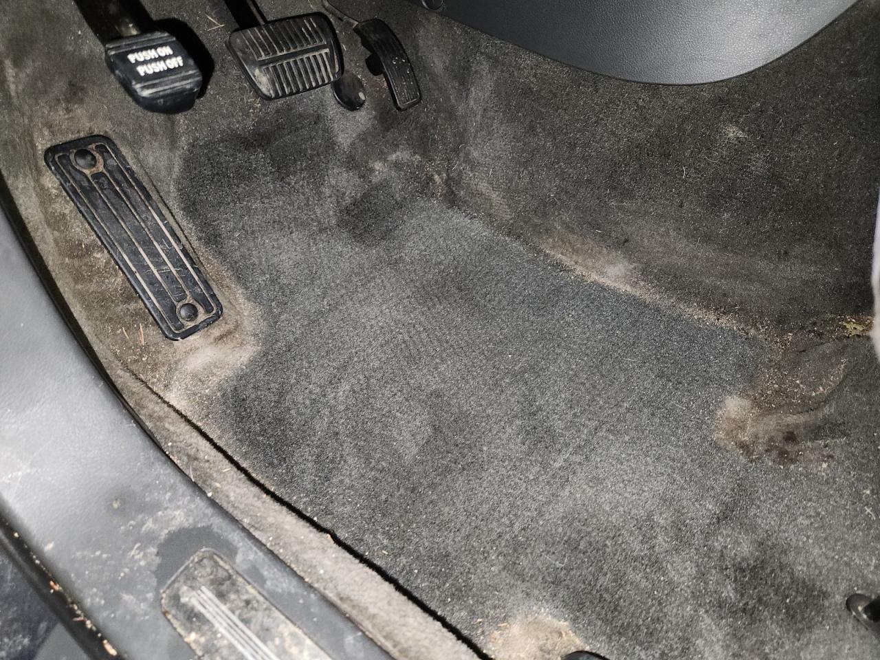 2010 Subaru Tribeca Premium Gray vin: 4S4WX9FDXA4402151 Damage: Left Front Carpet, Stained, Permanent