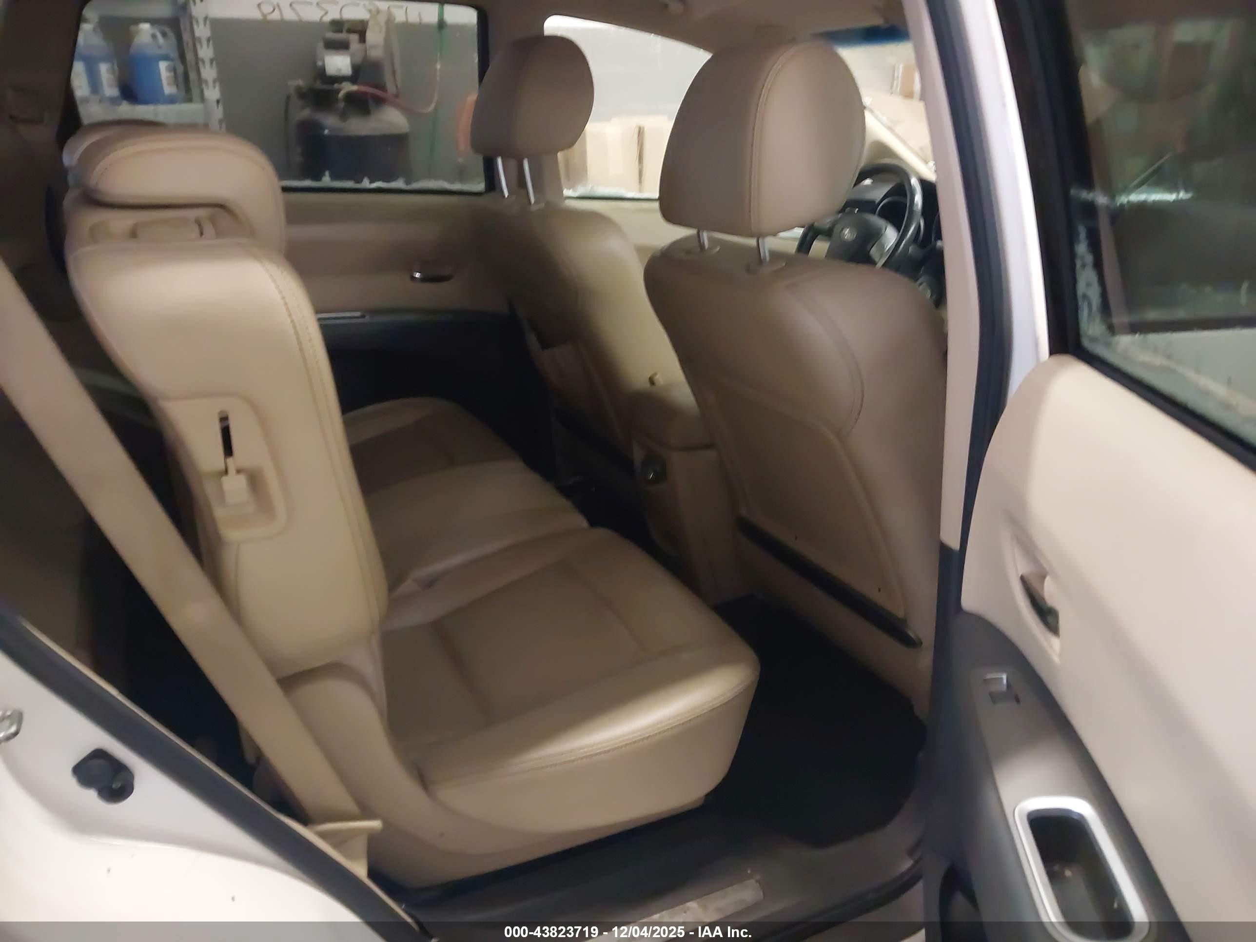 2010 Subaru Tribeca 3.6r Limited Белый vin: 4S4WX9GD9A4400485