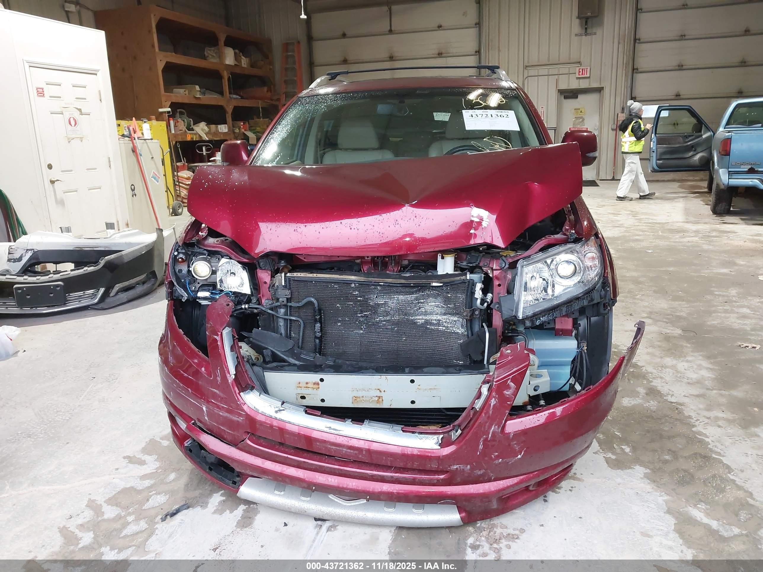 2010 Subaru Tribeca 3.6r Touring Burgundy vin: 4S4WX9KD5A4401981