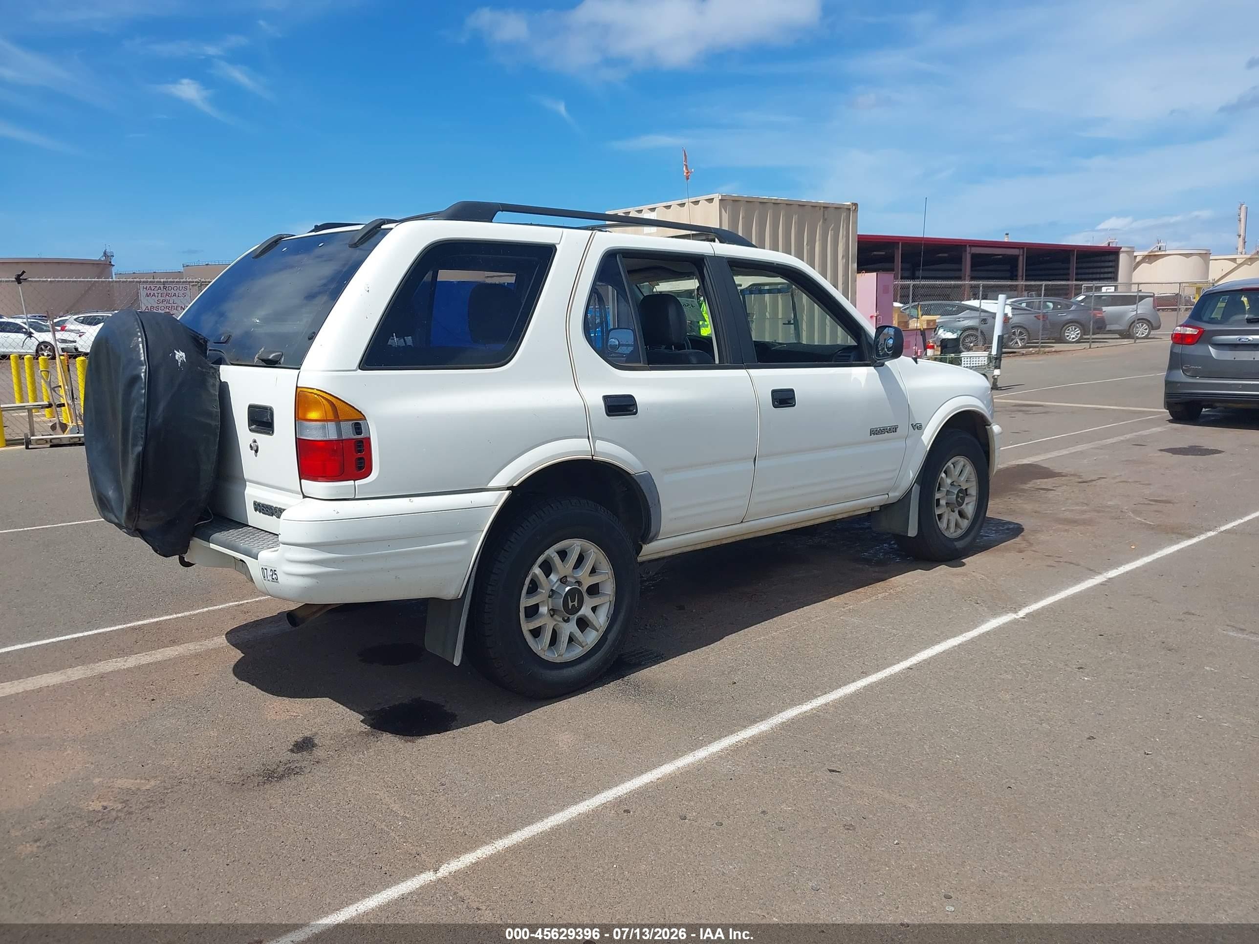 2002 Honda Passport Ex/lx White vin: 4S6CK58W124404212