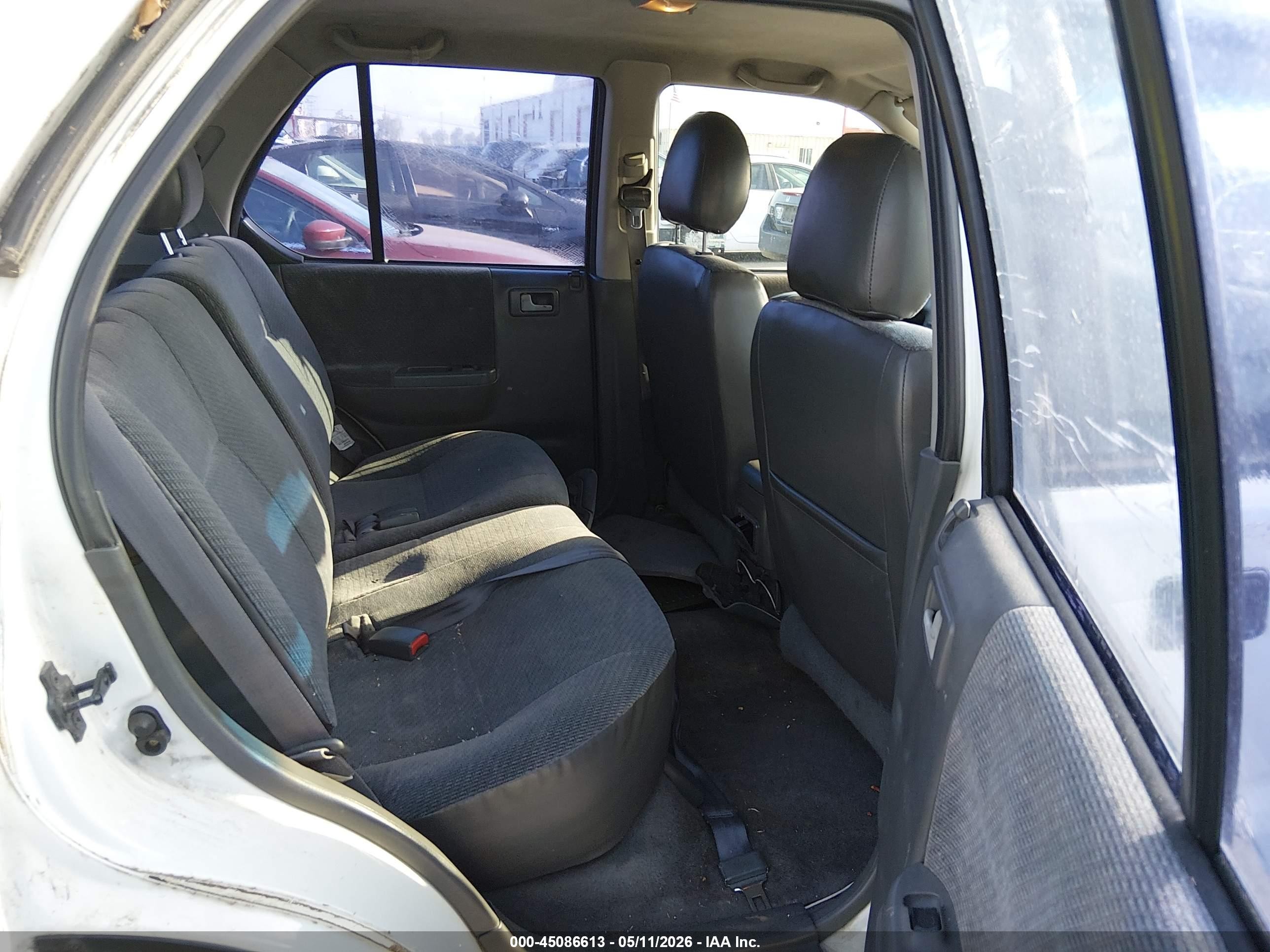 2000 Honda Passport Ex/lx White vin: 4S6CK58W1Y4411900