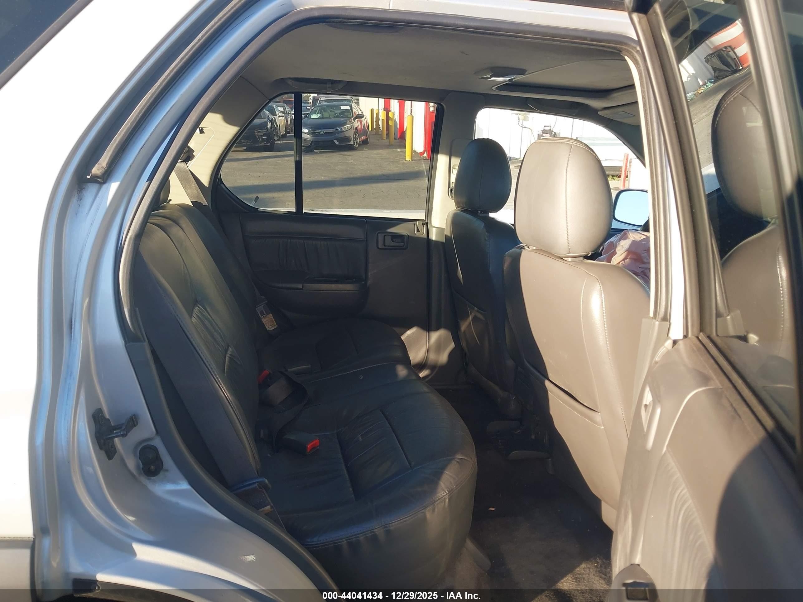 2000 Honda Passport Ex/lx Silver vin: 4S6CK58W2Y4411808