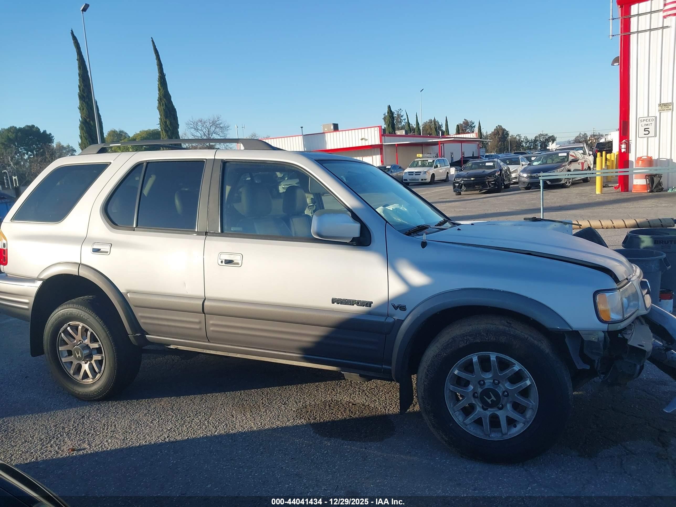 2000 Honda Passport Ex/lx Silver vin: 4S6CK58W2Y4411808