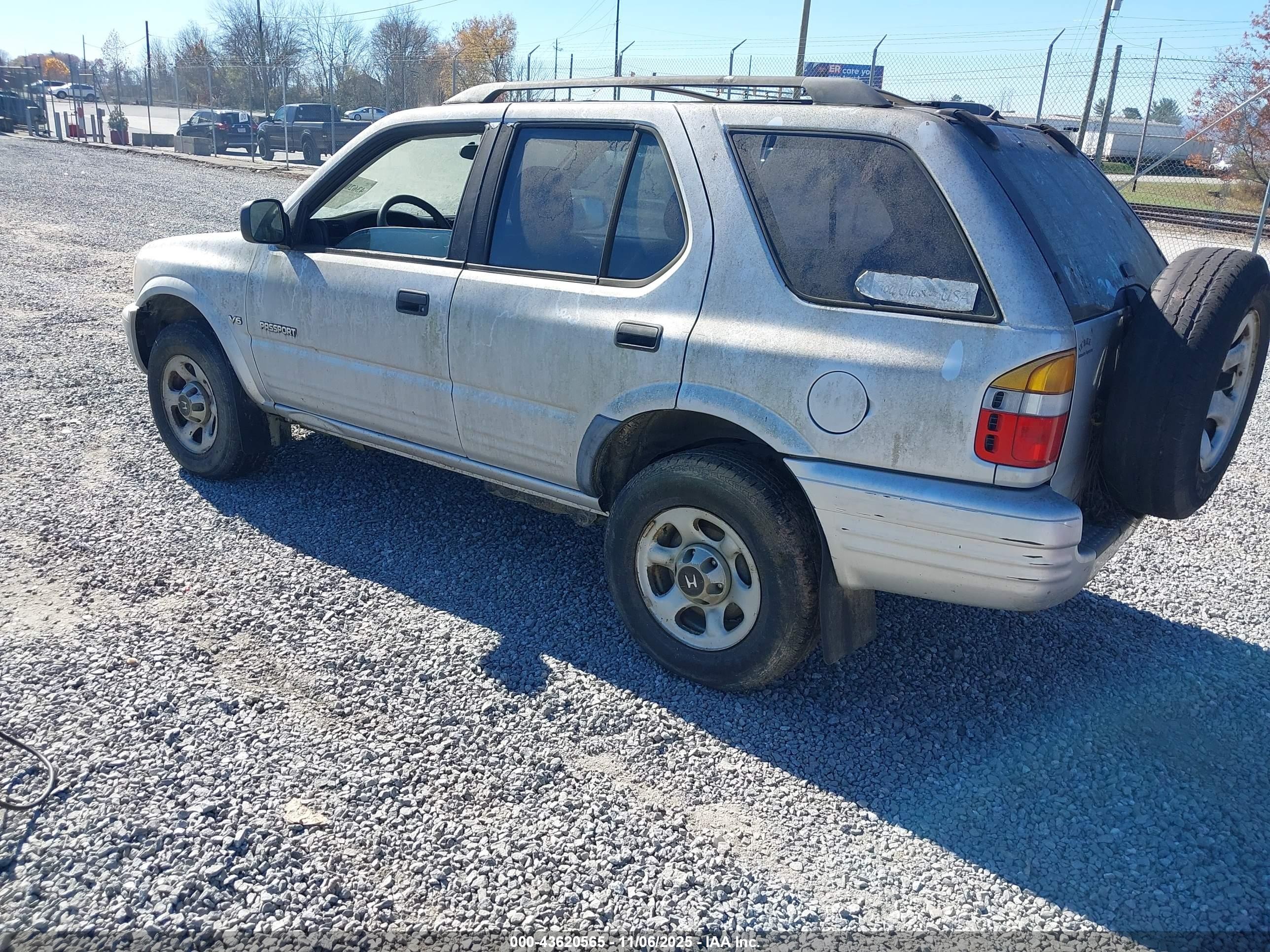 2001 Honda Passport Ex/lx Silver vin: 4S6CK58W314410401