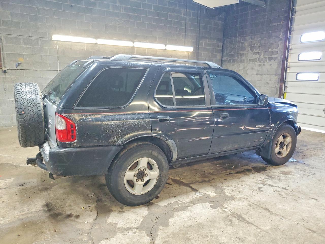 1998 Honda Passport Ex Black vin: 4S6CK58W4W4421821