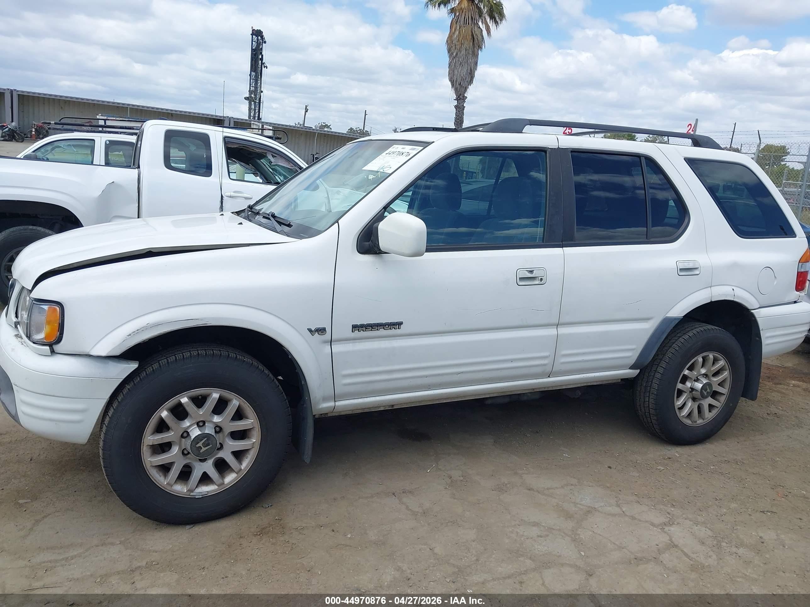 2001 Honda Passport Ex/lx White vin: 4S6CK58W514406026