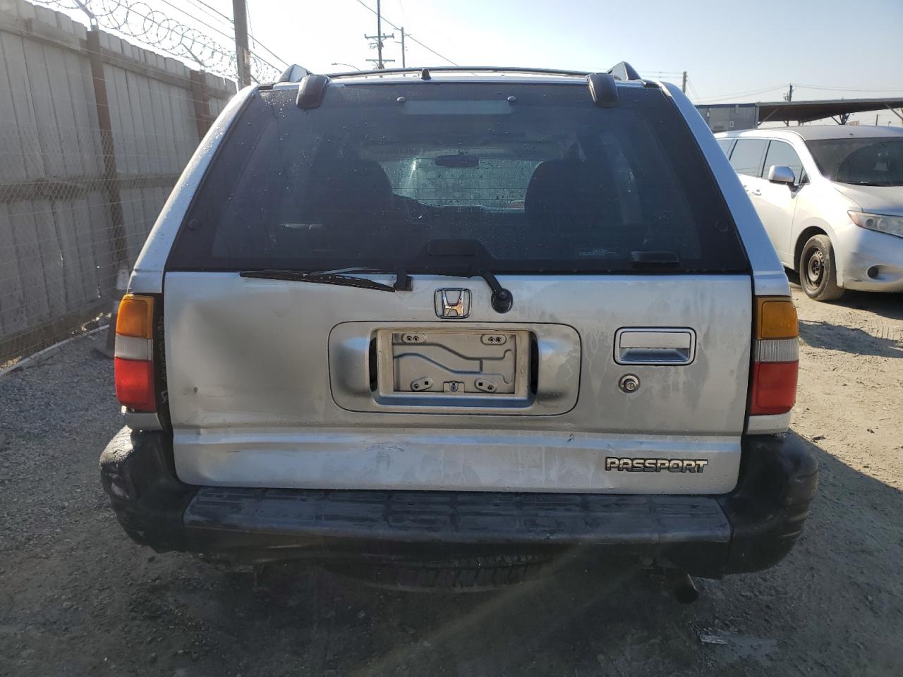 2001 Honda Passport Ex Silver vin: 4S6CK58W514407886