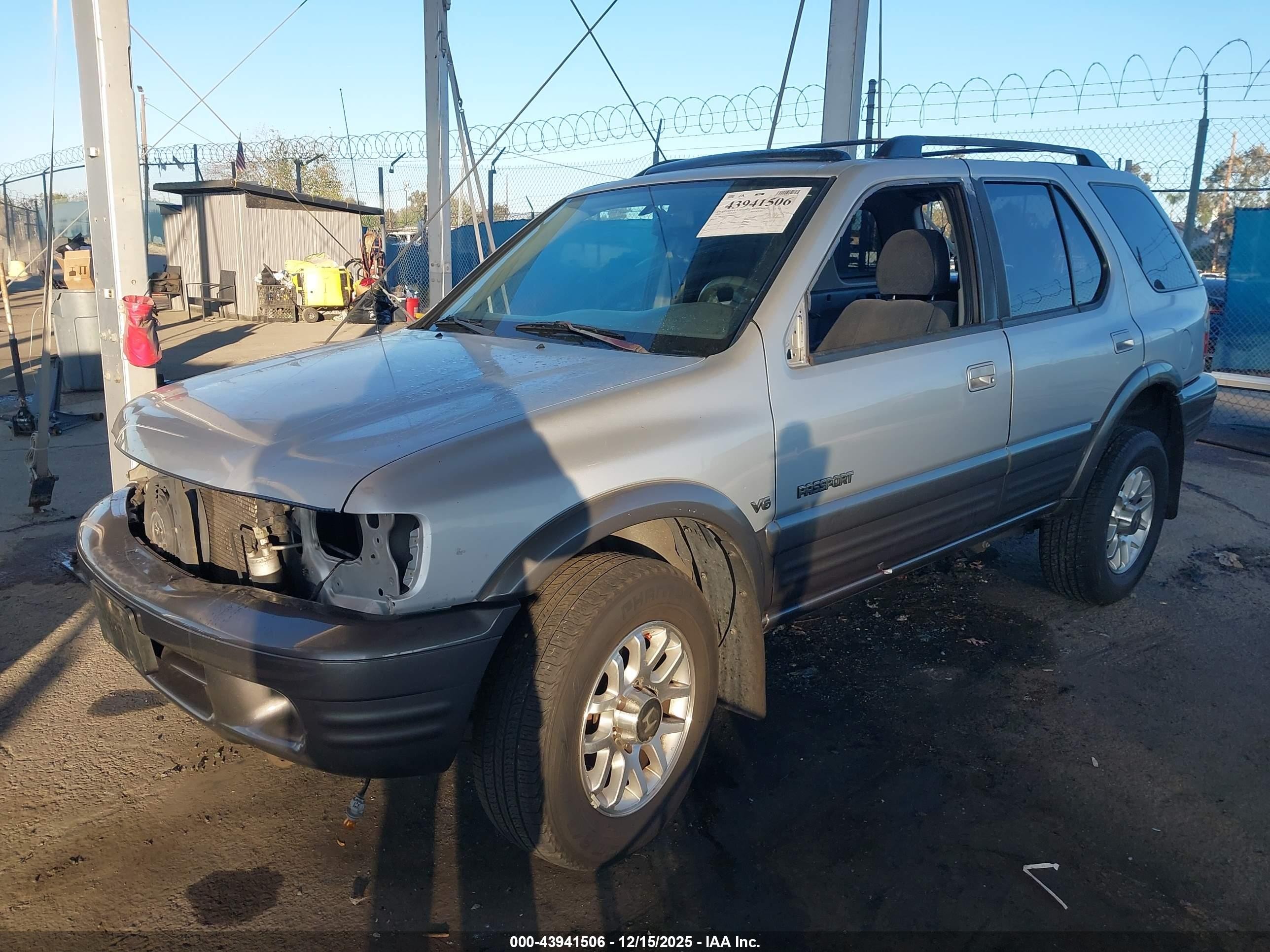 2000 Honda Passport Ex/lx Gray vin: 4S6CK58W6Y4401055